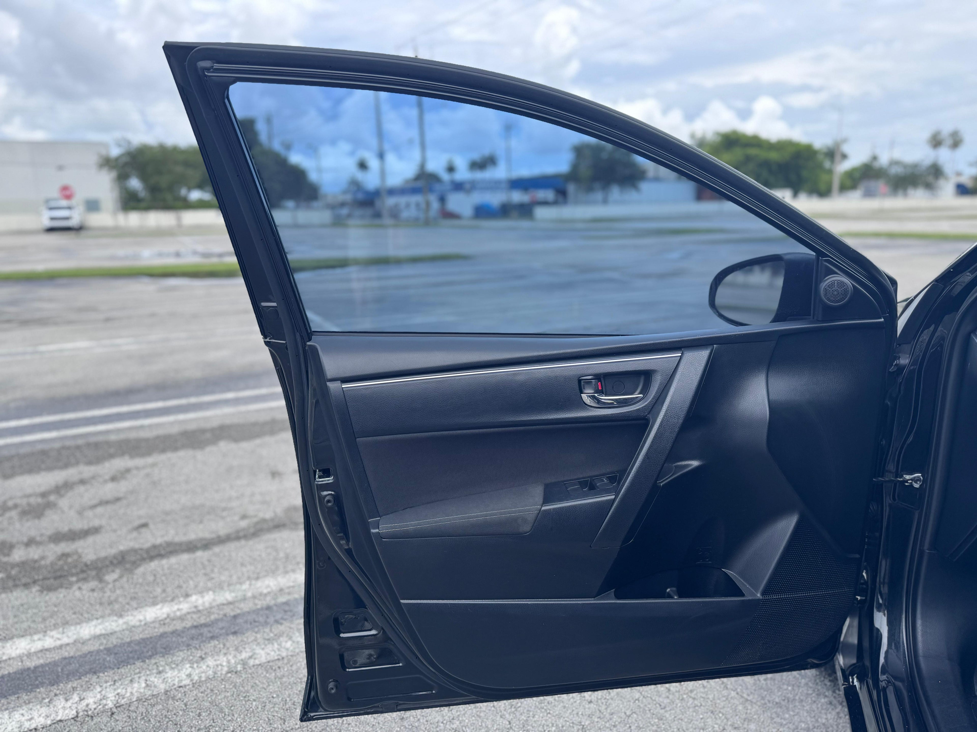 🚗 2017 Toyota Corolla – 126,632 millas - $11.290