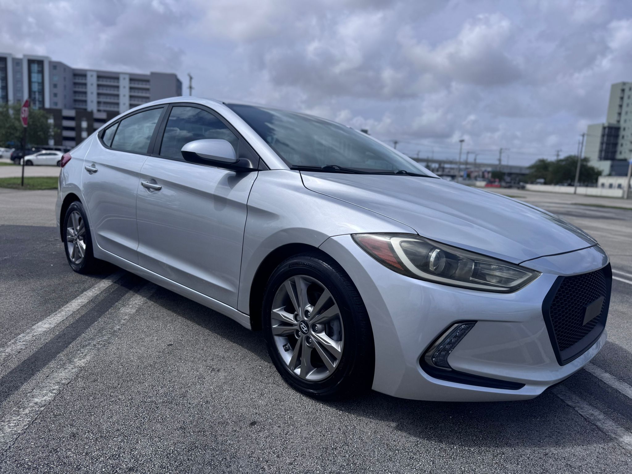 2017 Hyundai Elantra - 💰 $9,190