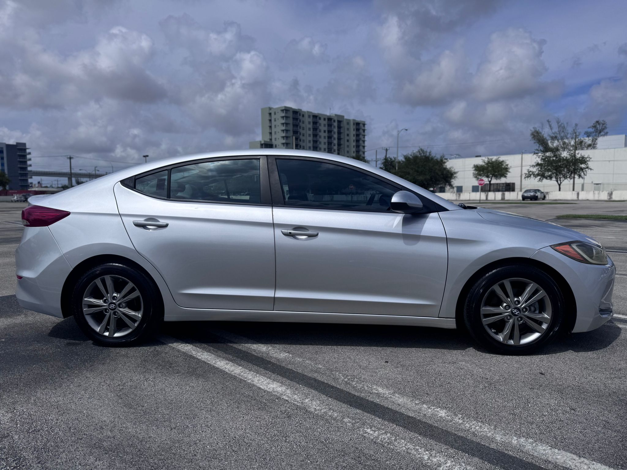 2017 Hyundai Elantra - 💰 $9,190