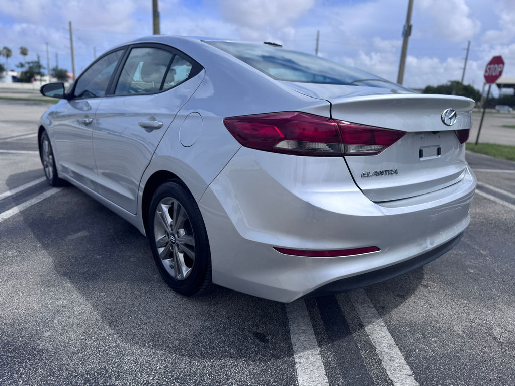 2017 Hyundai Elantra - 💰 $9,190