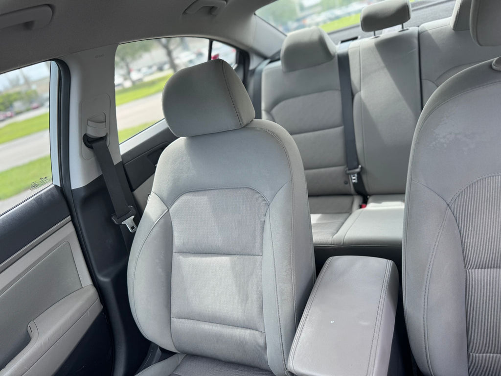 2017 Hyundai Elantra - 💰 $9,190