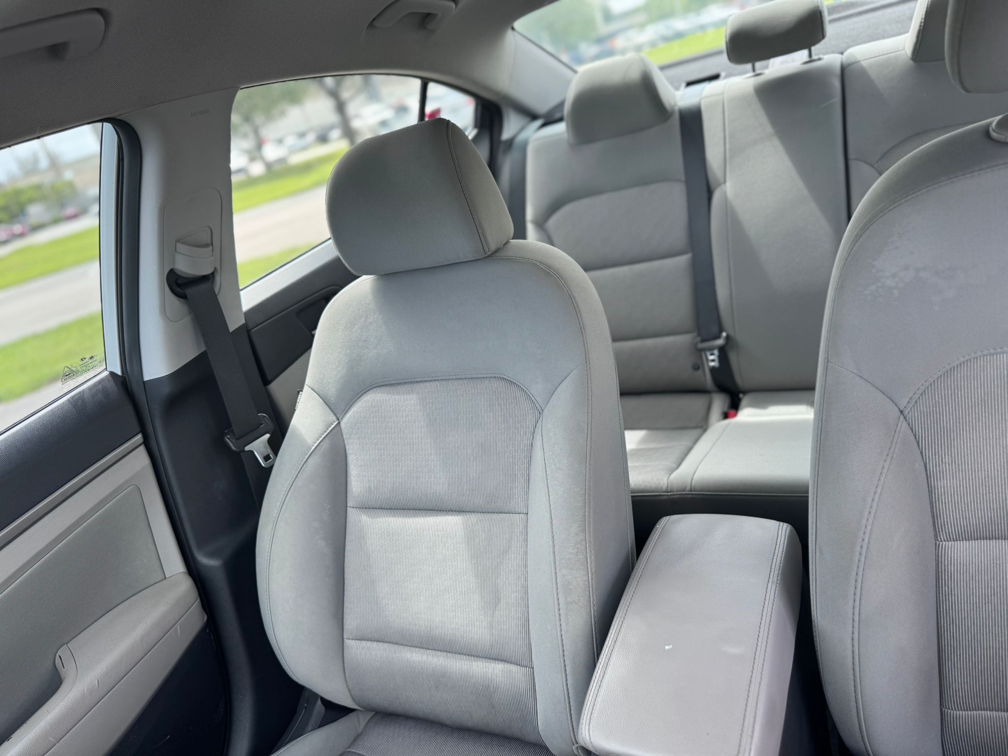 2017 Hyundai Elantra - 💰 $9,190