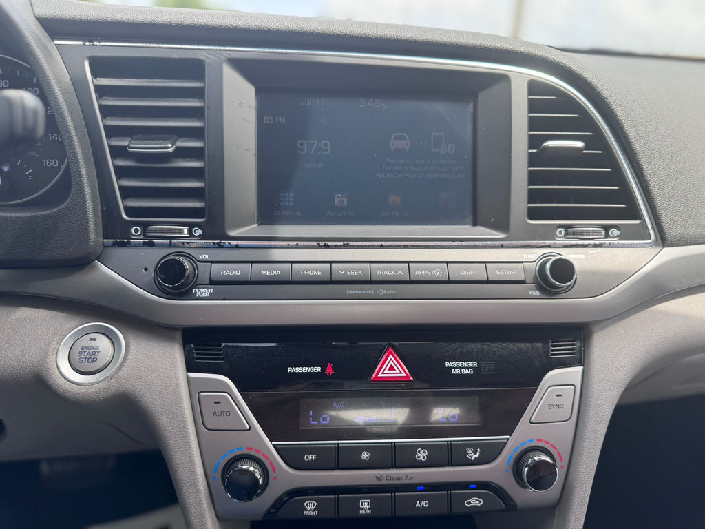 🚗 2017 Hyundai Elantra – 99,585 millas - $9,190