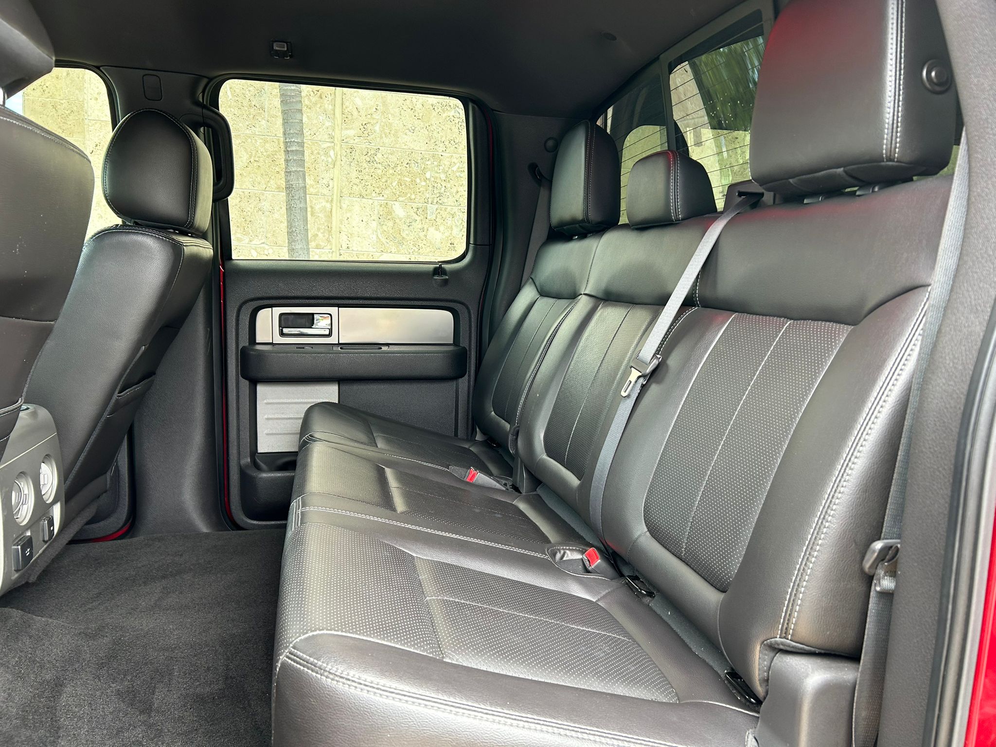 2013 Ford F-150 FX2 - 📍 160,000 millas - Cash o Financiado