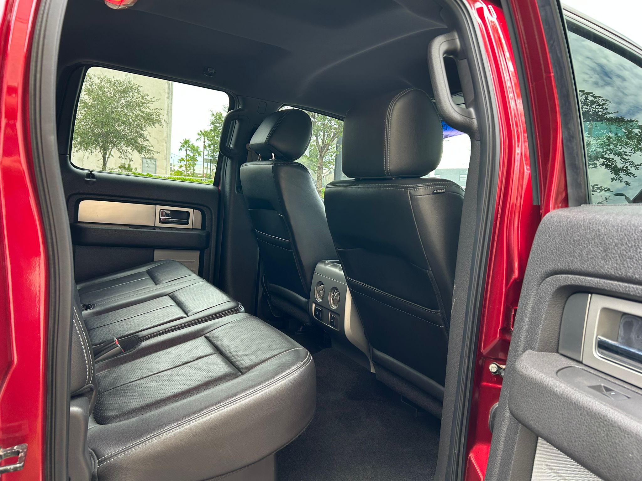 2013 Ford F-150 FX2 - 📍 160,000 millas - Cash o Financiado