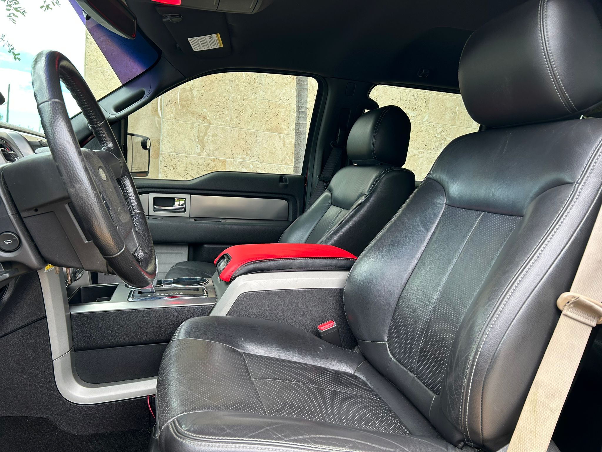 2013 Ford F-150 FX2 - 📍 160,000 millas - Cash o Financiado