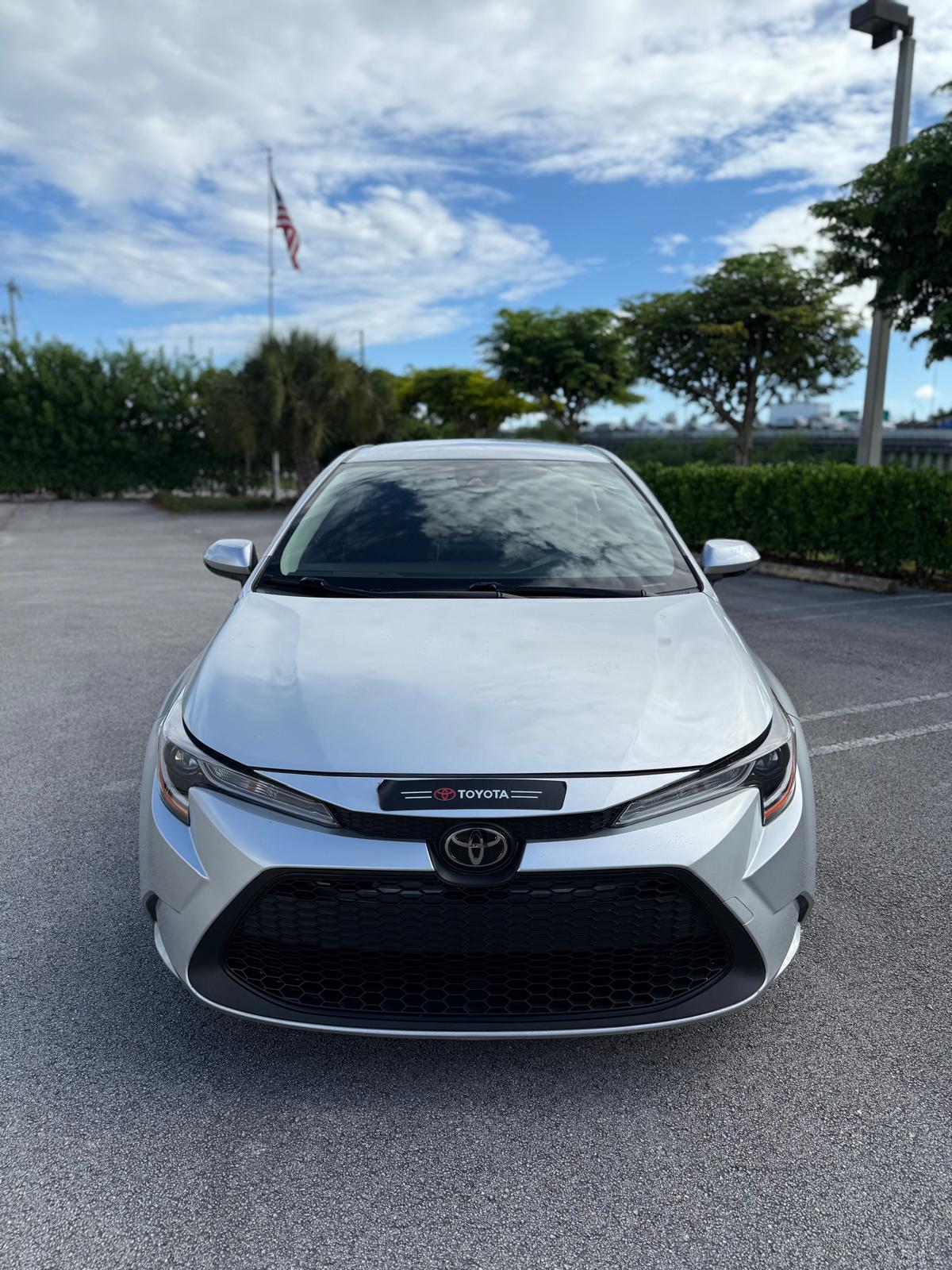 🚗 2021 Toyota Corolla LE - Sedan 4D - 📍 64,781 millas