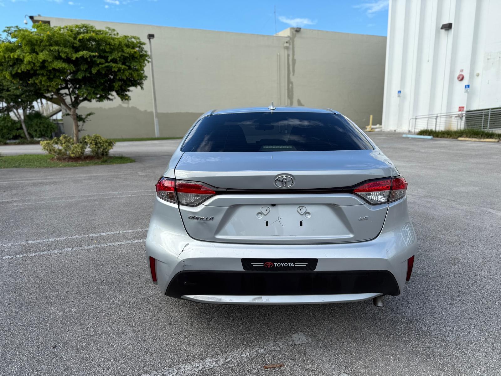 🚗 2021 Toyota Corolla LE - Sedan 4D - 📍 64,781 millas
