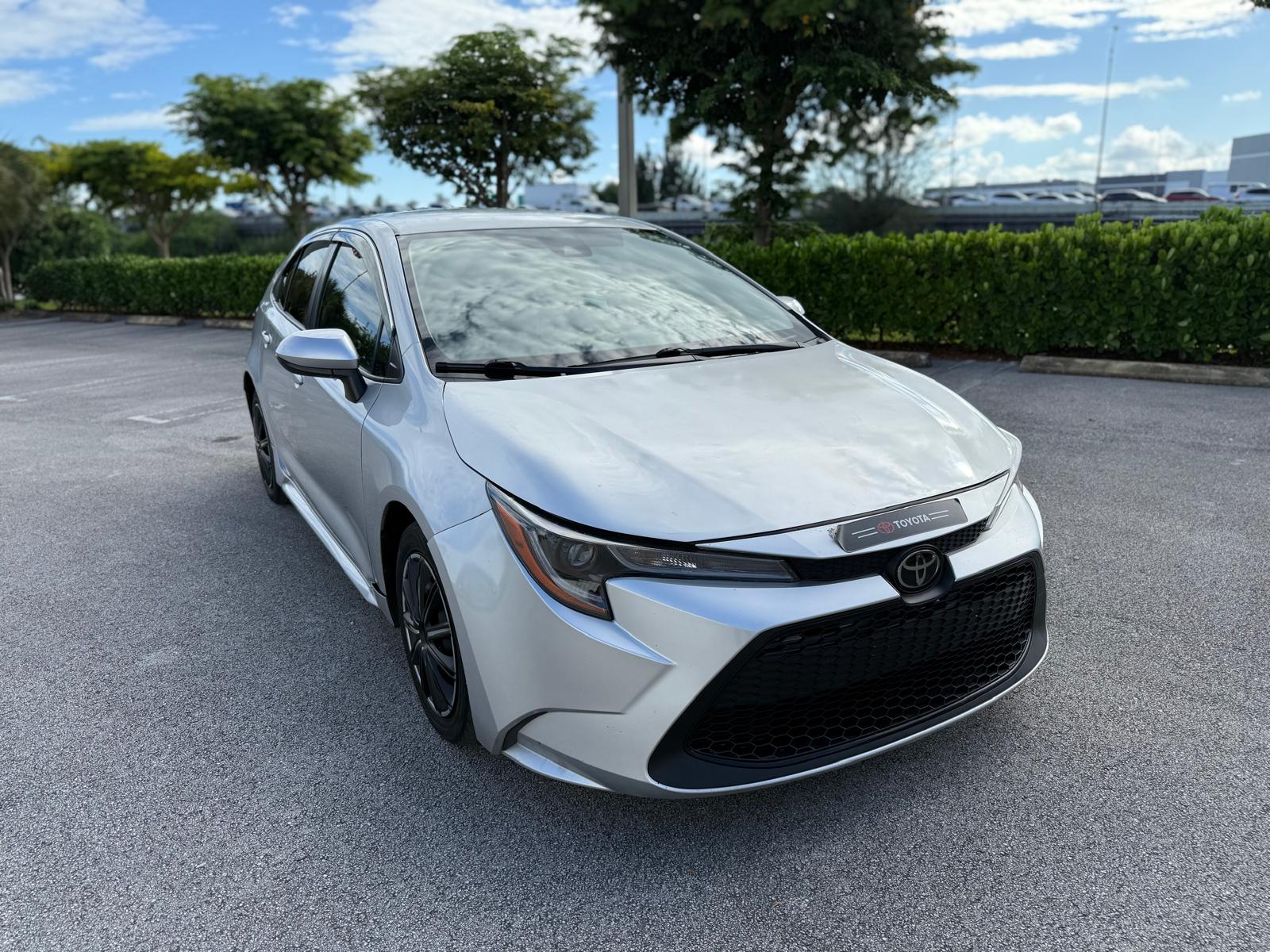 🚗 2021 Toyota Corolla LE - Sedan 4D - 📍 64,781 millas
