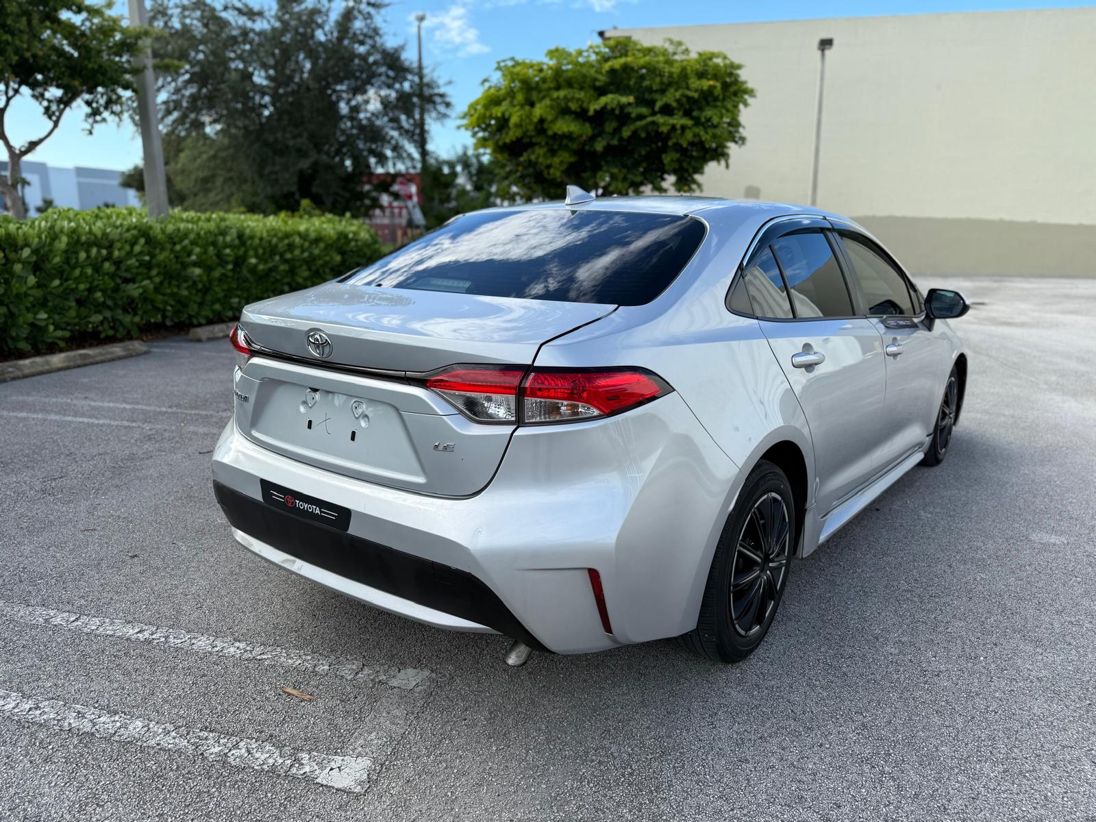 🚗 2021 Toyota Corolla LE - Sedan 4D - 📍 64,781 millas