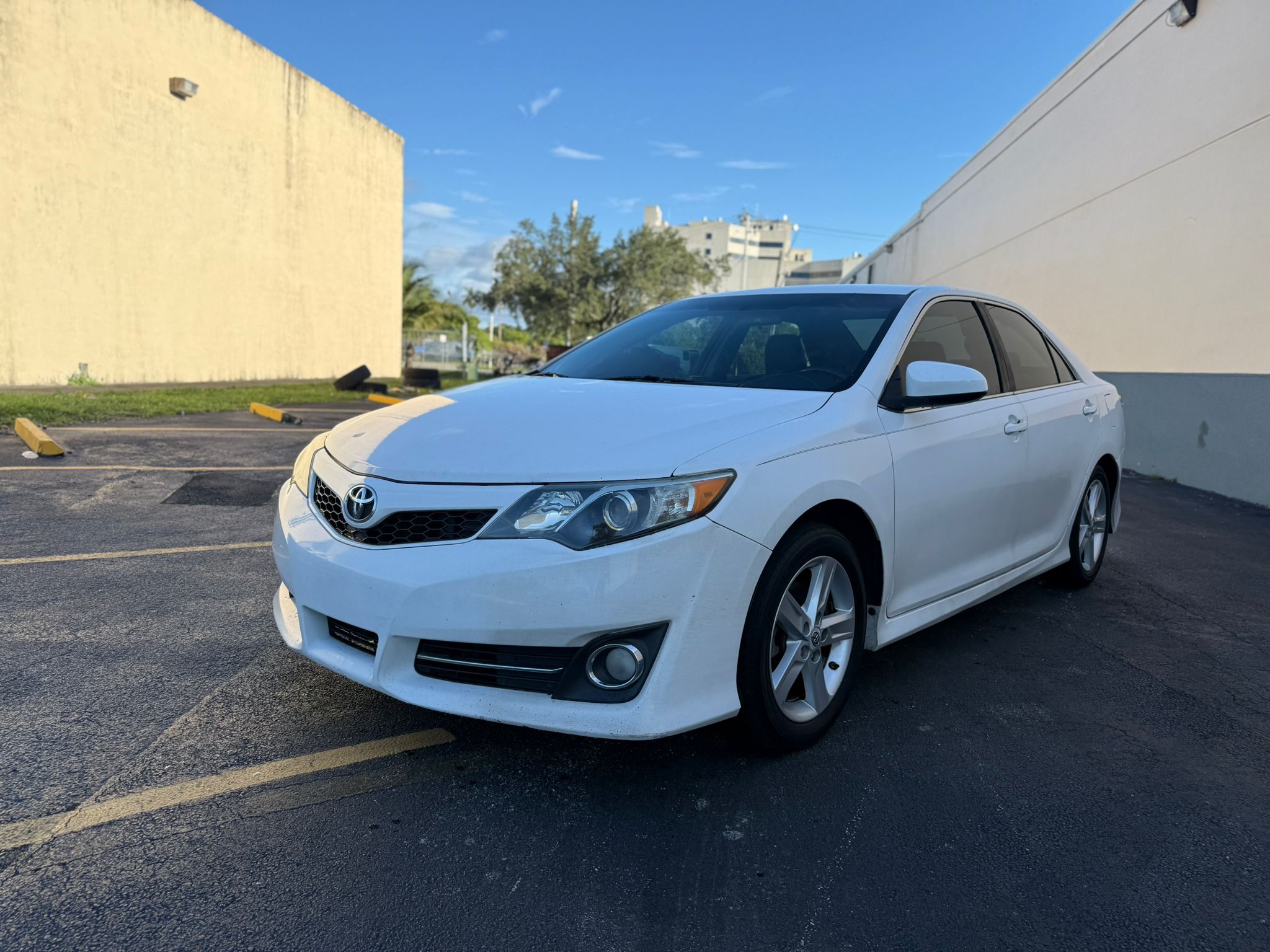 🚗 2013 Toyota Camry SE - 💰 $6,900 - CASH