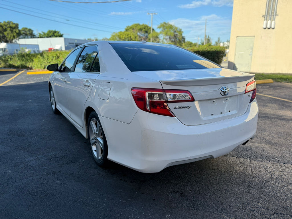 🚗 2013 Toyota Camry SE - 💰 $6,900 - CASH