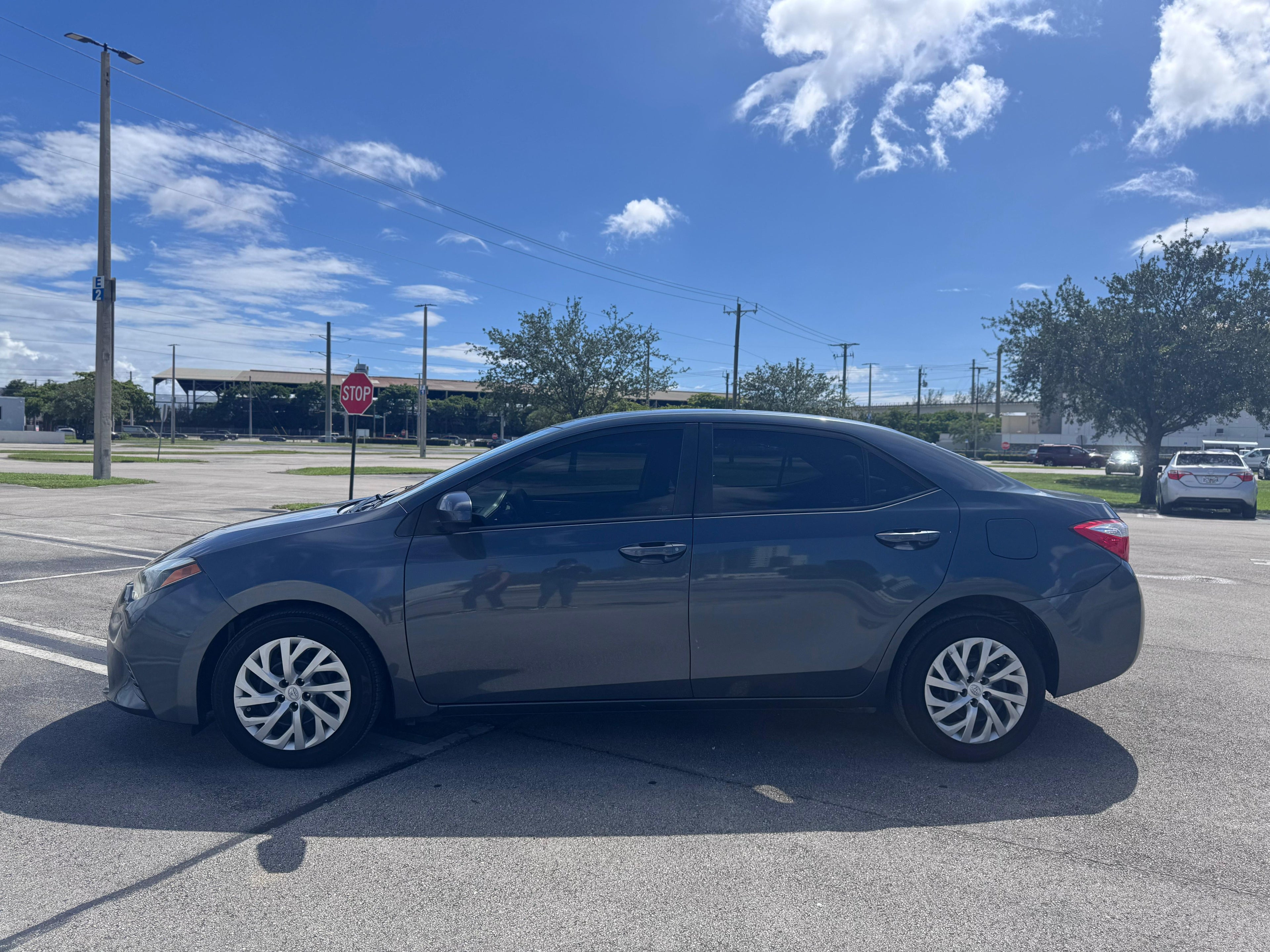 2015 TOYOTA COROLLA - 📍 119,000 millas - 💰 $10,990