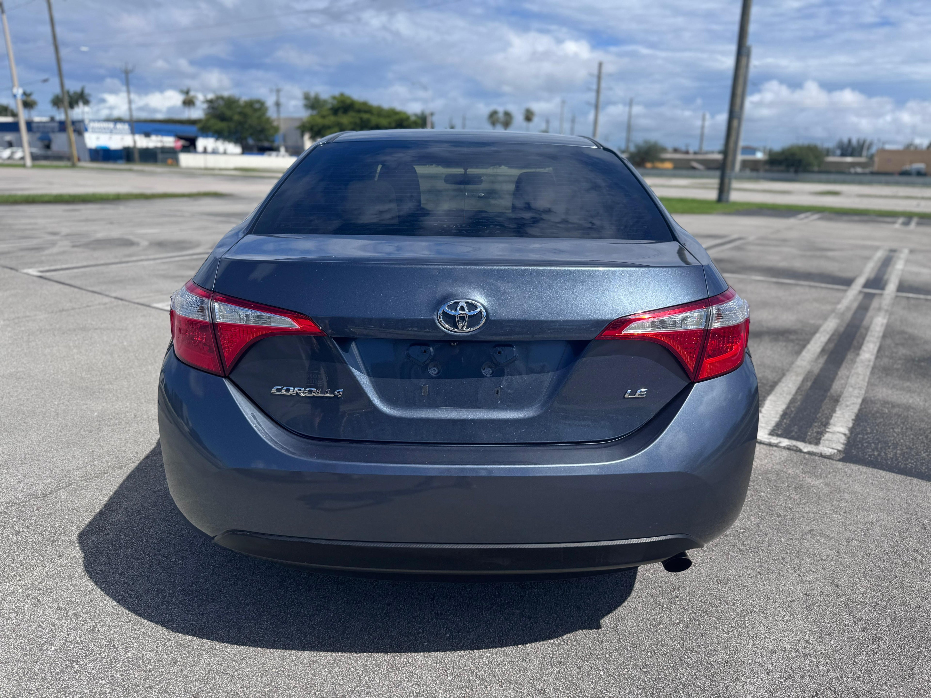 2015 TOYOTA COROLLA - 📍 119,000 millas - 💰 $10,990