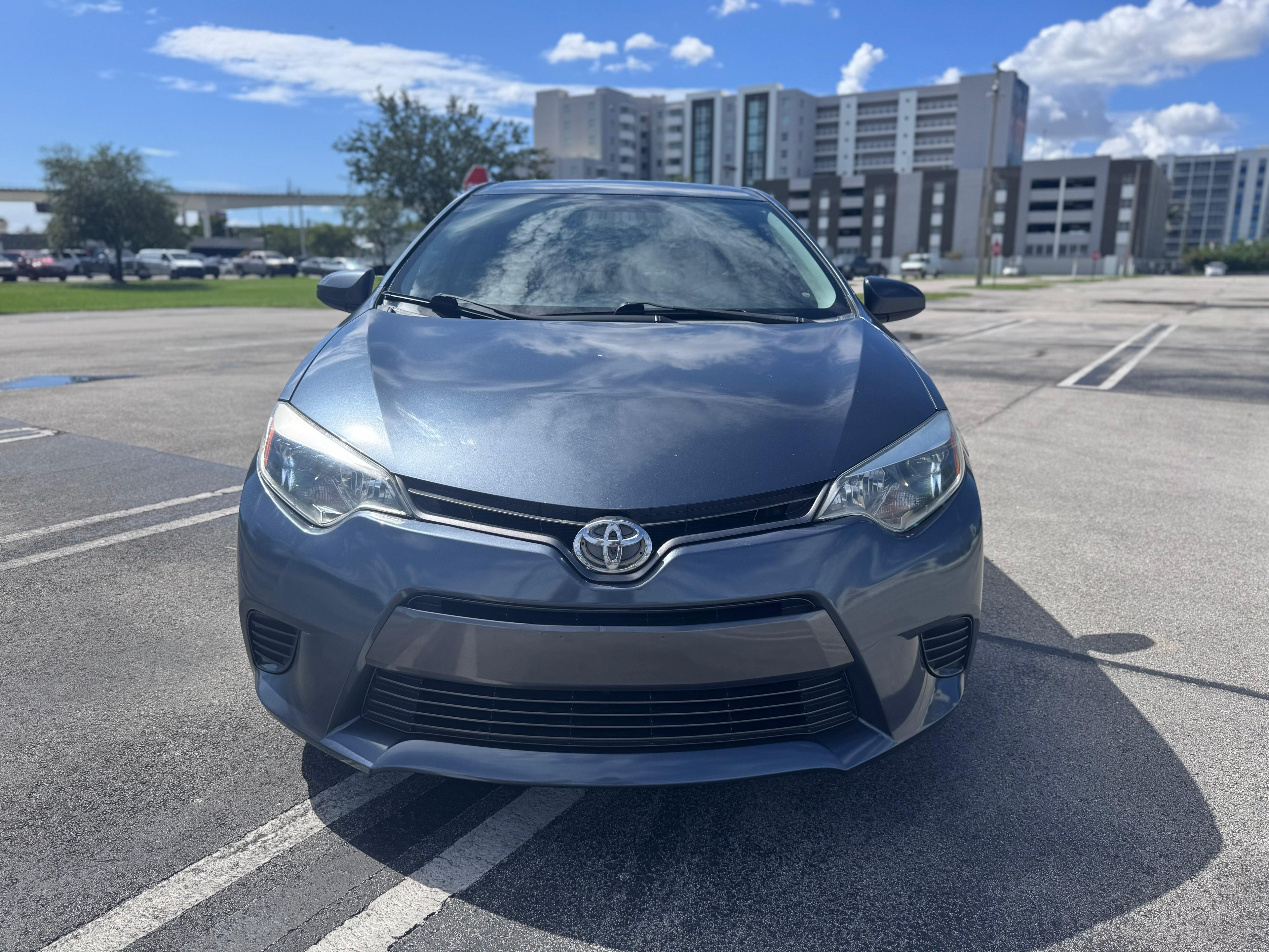 2015 TOYOTA COROLLA - 📍 119,000 millas - 💰 $10,990