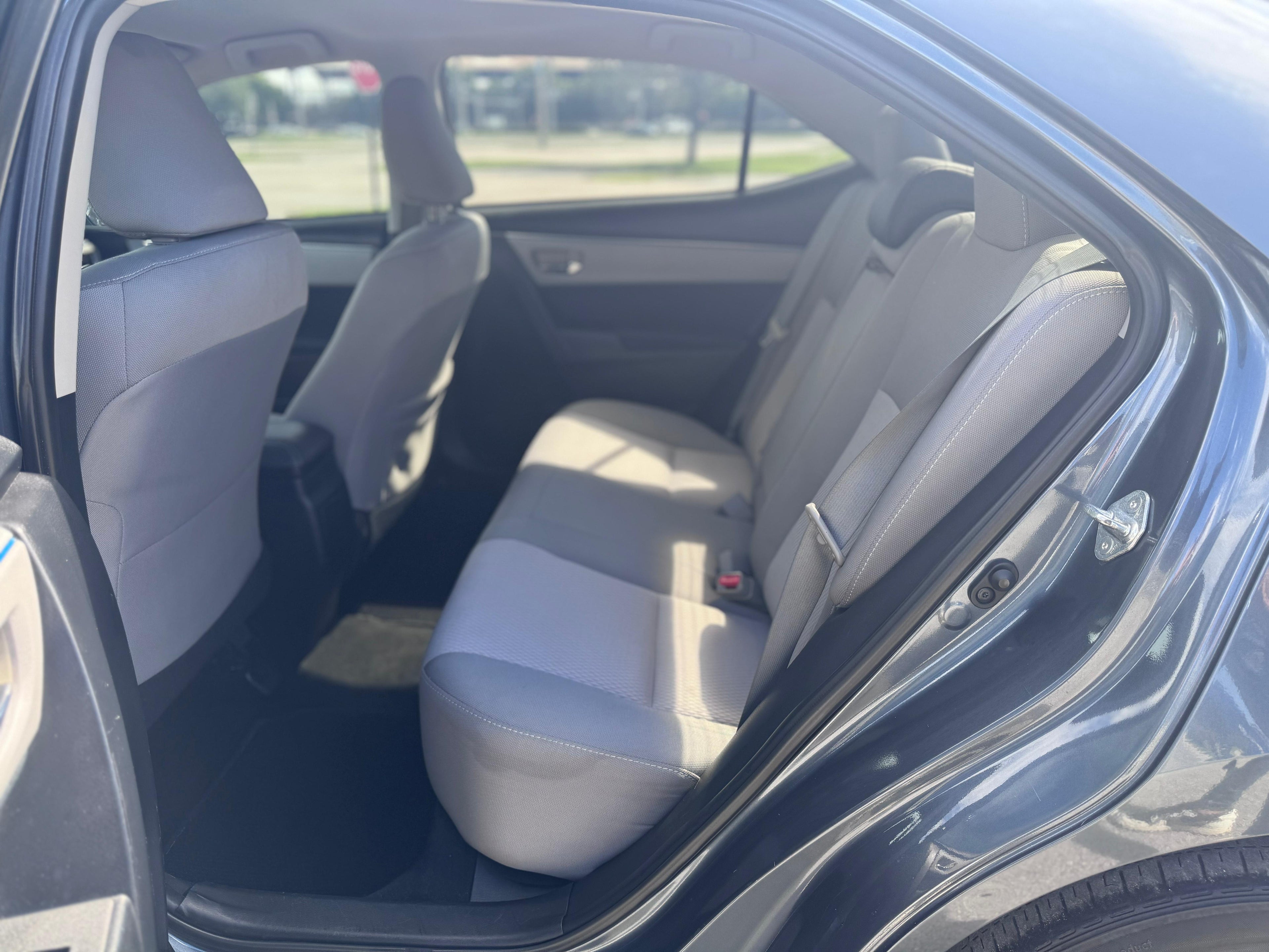 2015 TOYOTA COROLLA - 📍 119,000 millas - 💰 $10,990