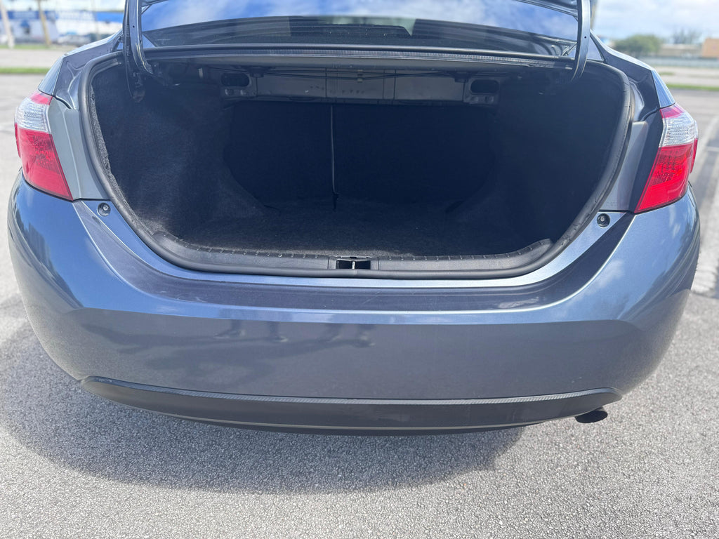 2015 TOYOTA COROLLA - 📍 119,000 millas - 💰 $10,990