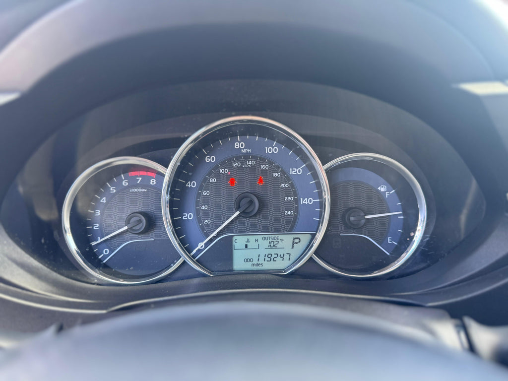 2015 TOYOTA COROLLA - 📍 119,000 millas - 💰 $10,990