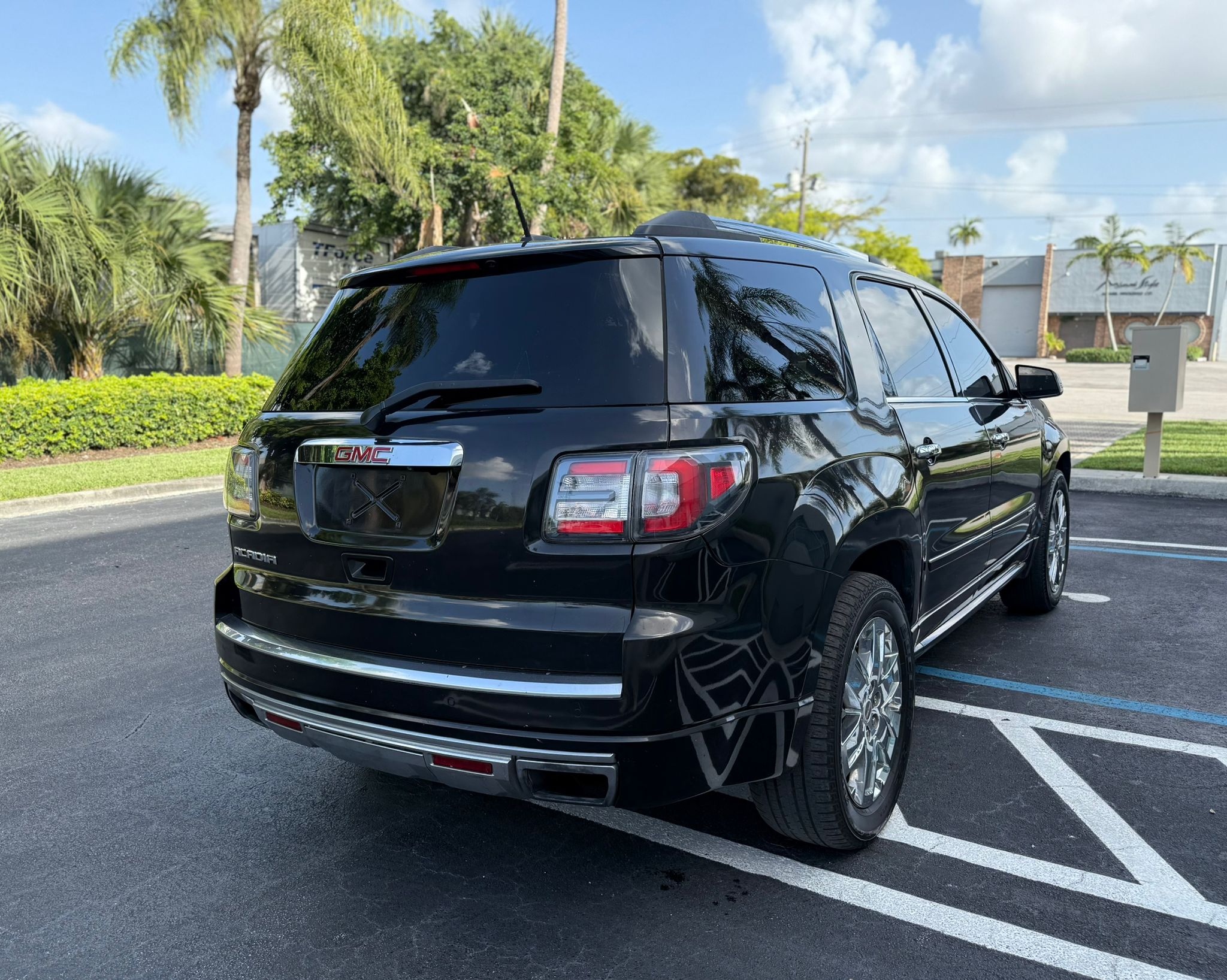 🚙 2016 GMC Acadia Denali – Sport&nbsp; 4D - 💰 Precio: $7,250