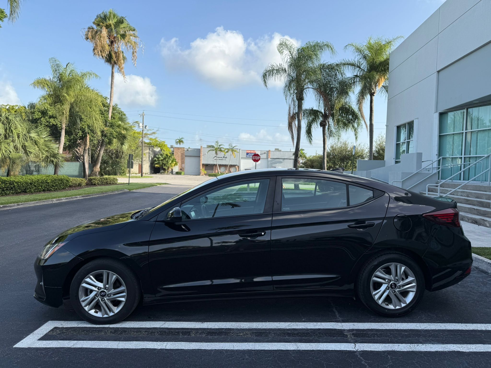 2020 Hyundai Elantra - 💰 $9,500