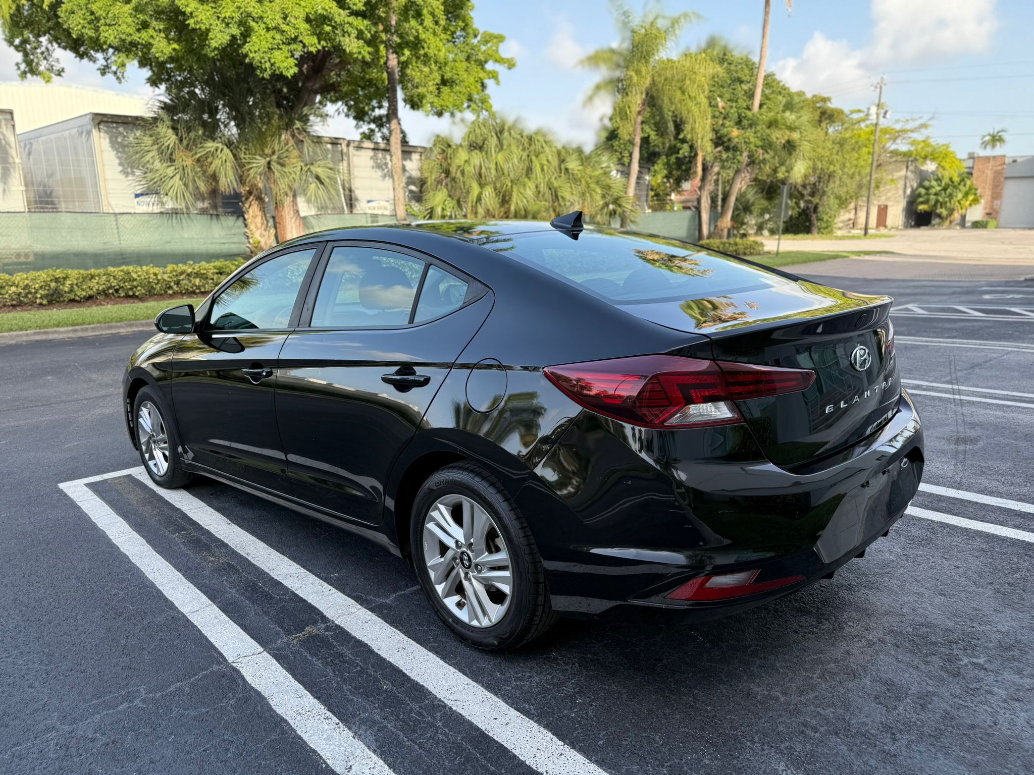2020 Hyundai Elantra - 💰 $9,500