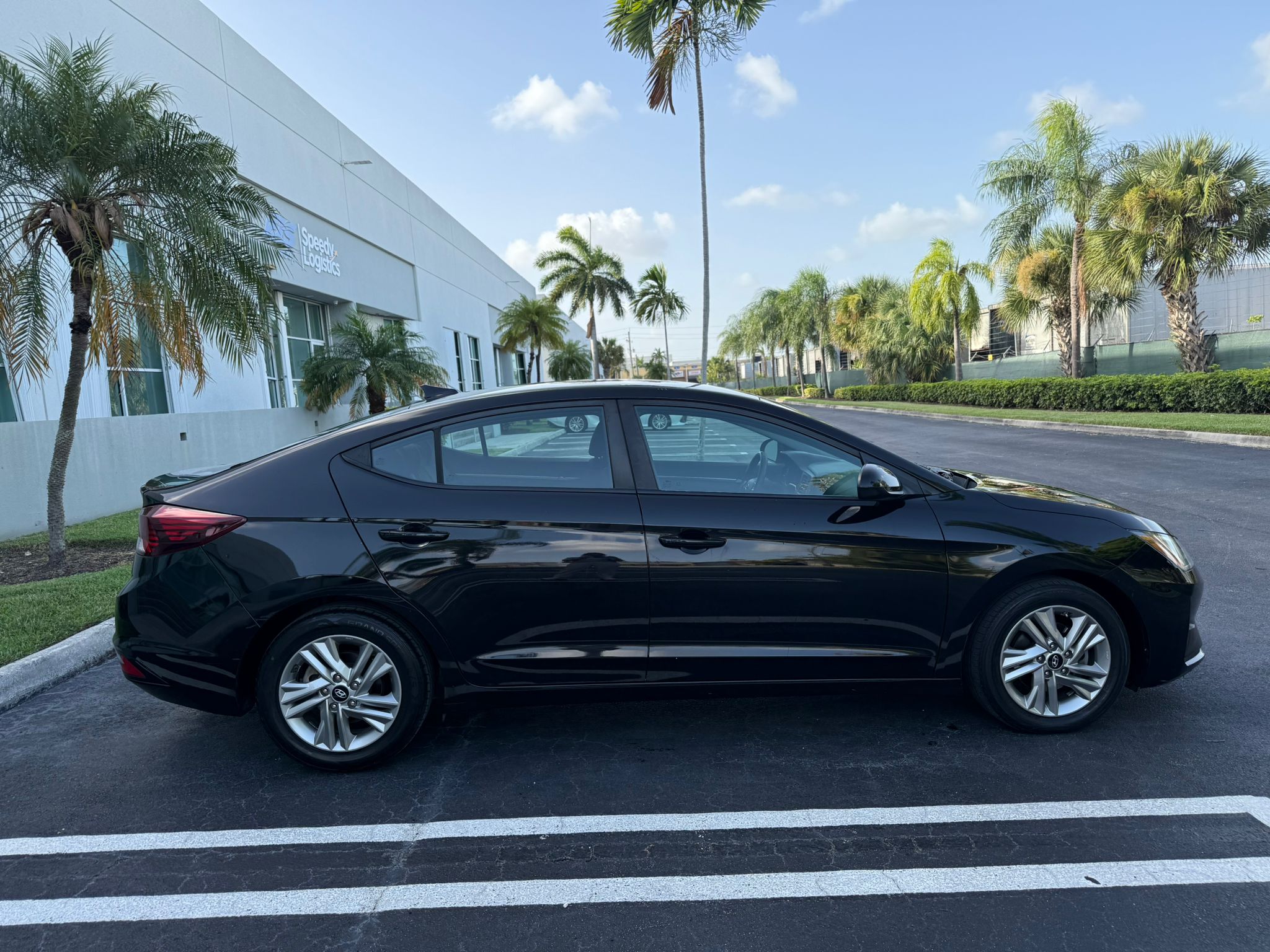 2020 Hyundai Elantra - 💰 $9,500