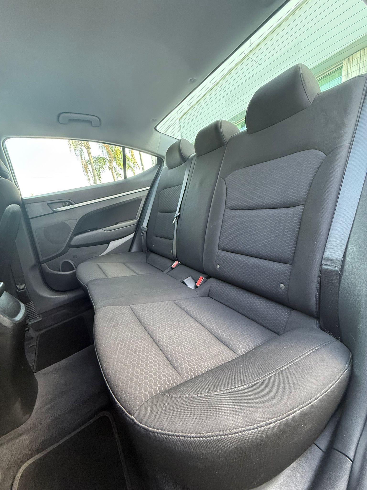 2020 Hyundai Elantra - 💰 $9,500