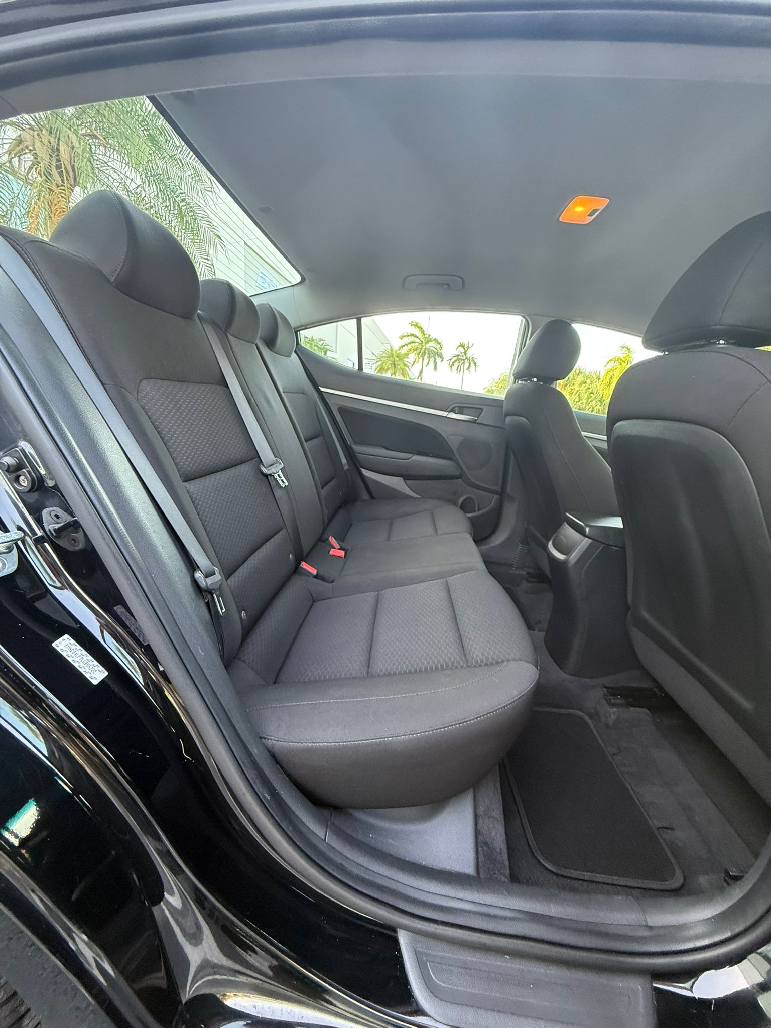 2020 Hyundai Elantra - 💰 $9,500