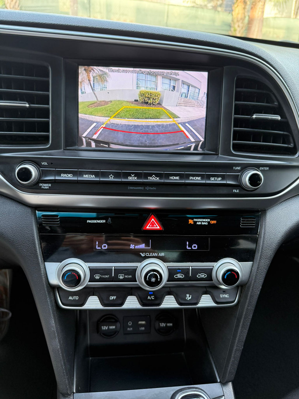 2020 Hyundai Elantra - 💰 $9,500