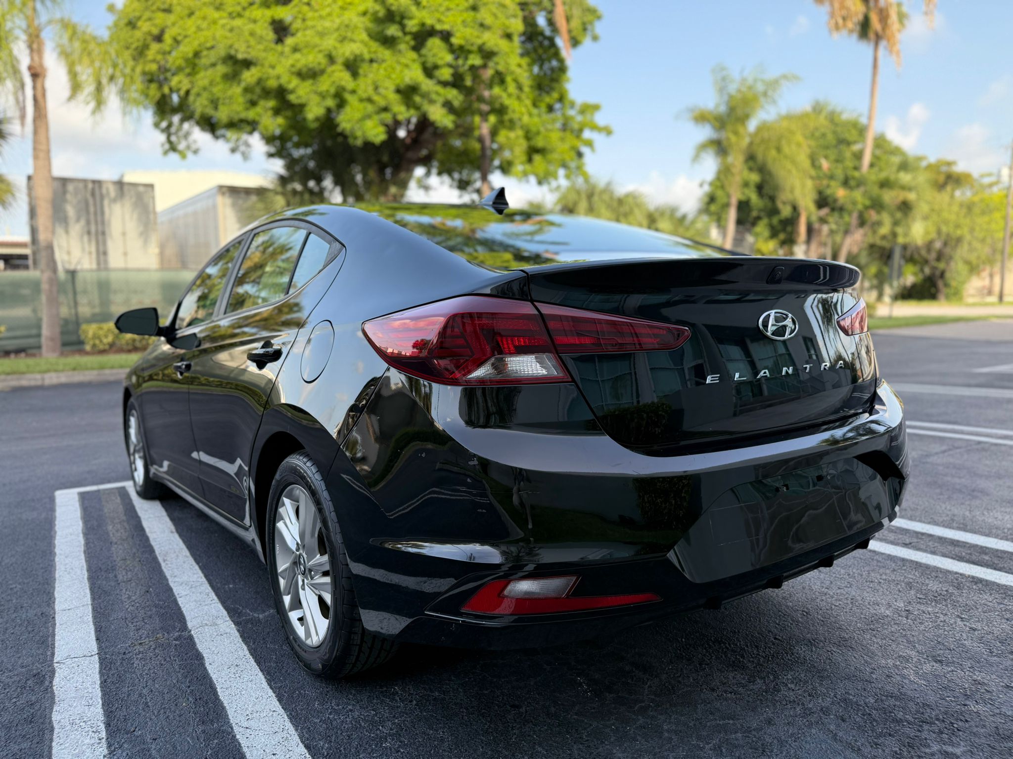 2020 Hyundai Elantra - 💰 $9,500