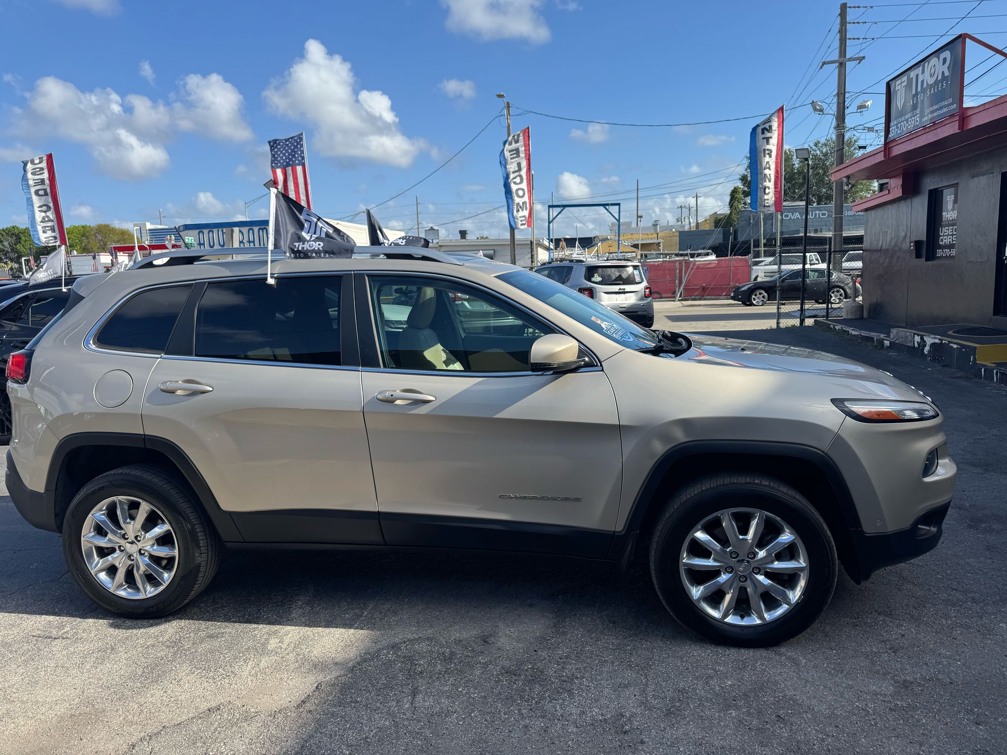 2015 Jeep Cherokee Limited - ¡Título limpio! - 💰 Solo $9,900