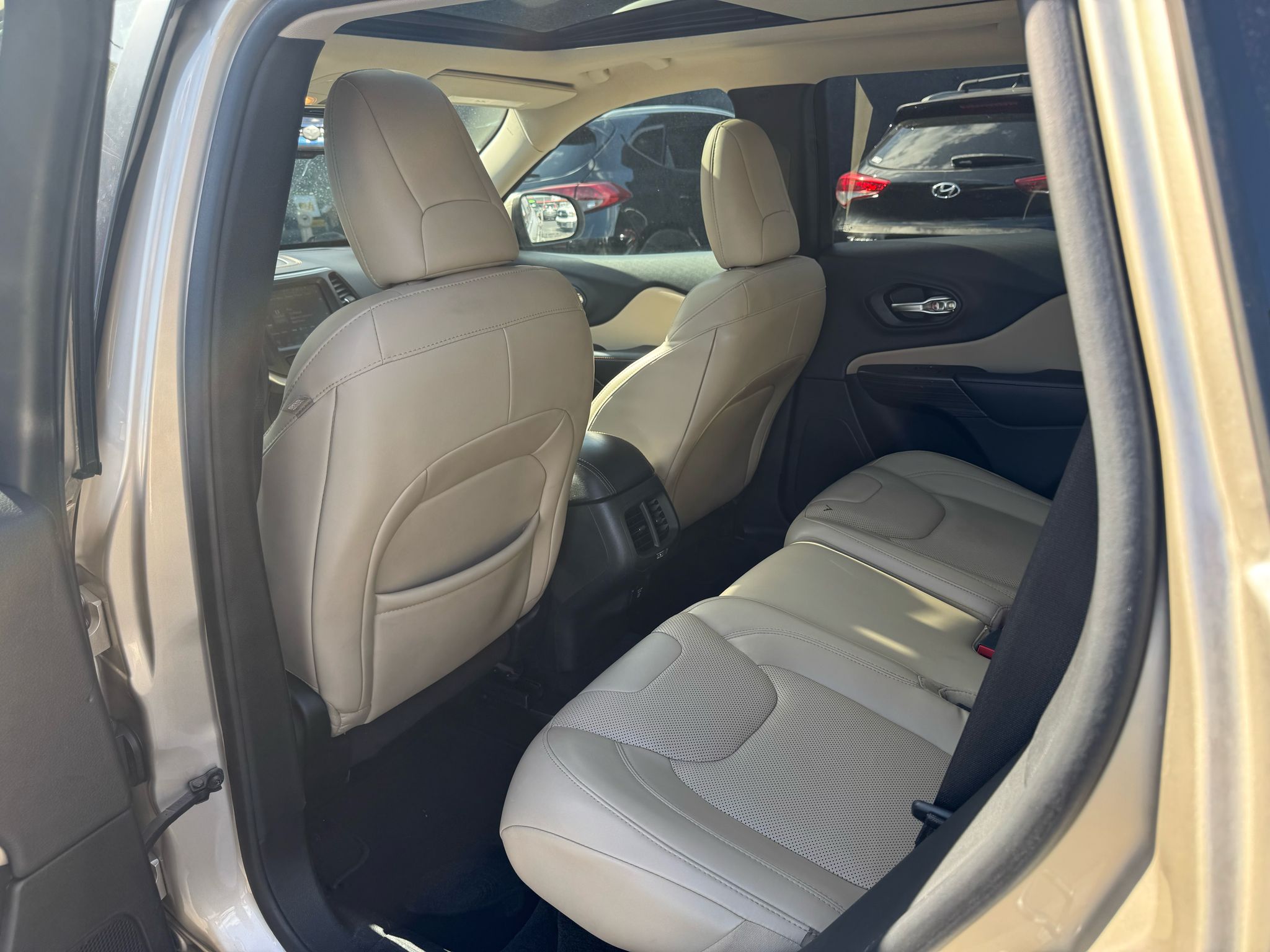 2015 Jeep Cherokee Limited - ¡Título limpio! - 💰 Solo $9,900