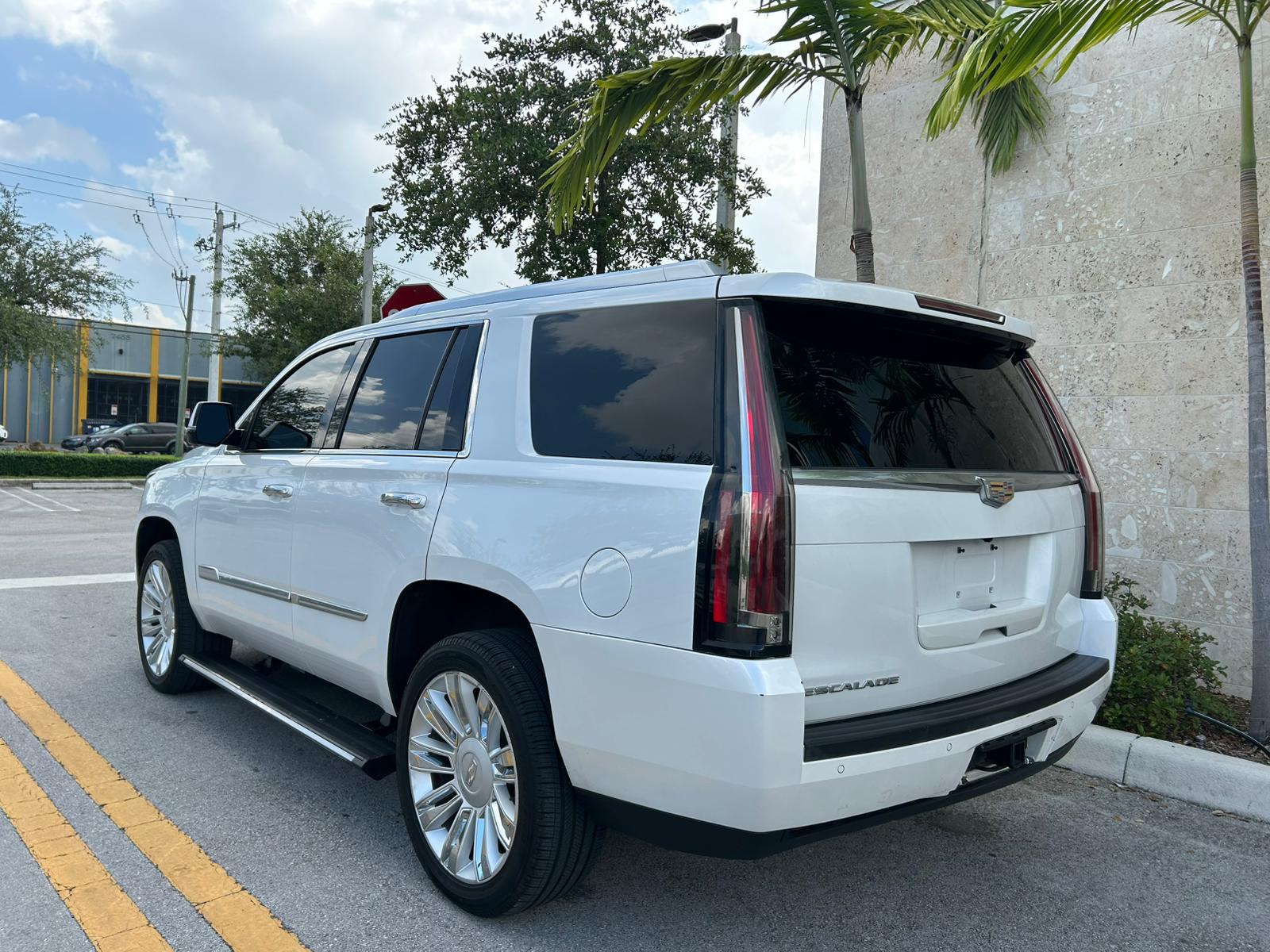🚗 2016 Cadillac Escalade Platinum