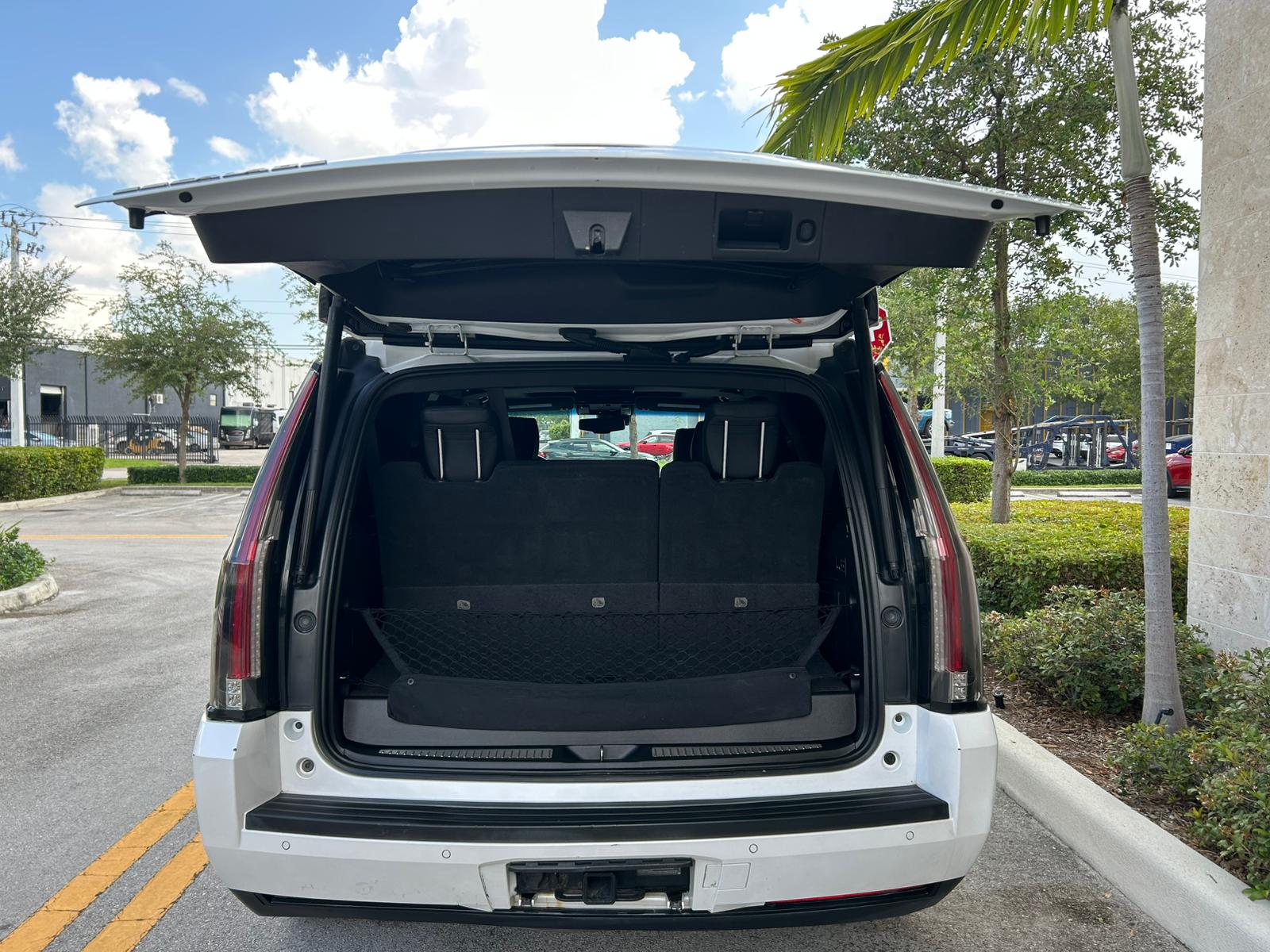 🚗 2016 Cadillac Escalade Platinum