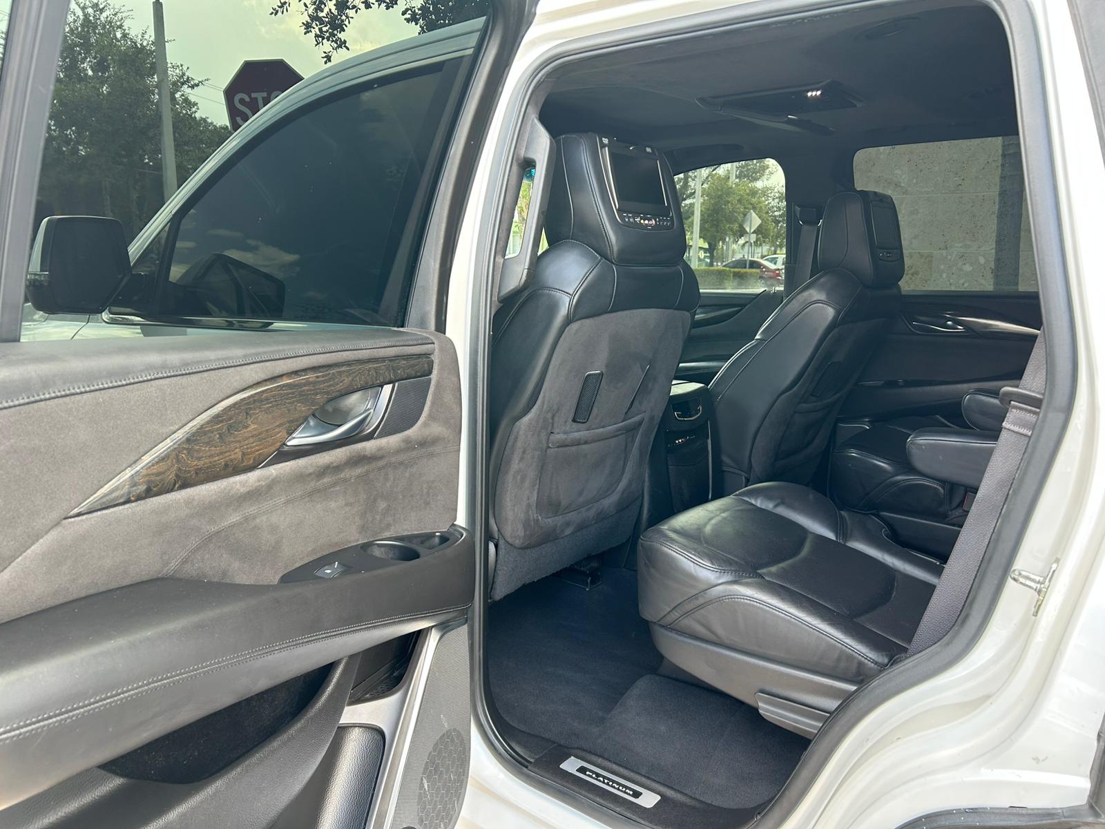 🚗 2016 Cadillac Escalade Platinum