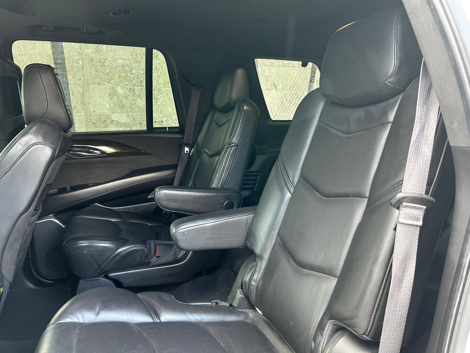 🚗 2016 Cadillac Escalade Platinum
