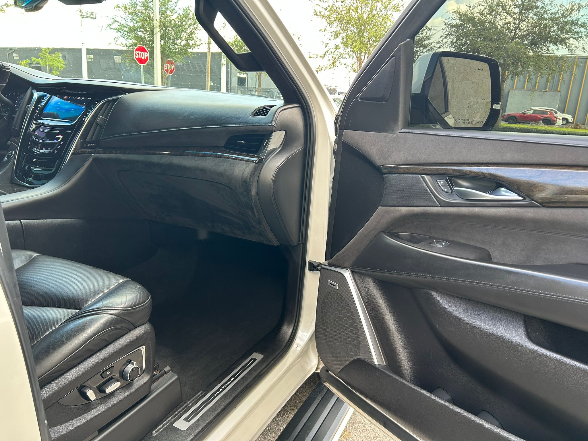 🚗 2016 Cadillac Escalade Platinum