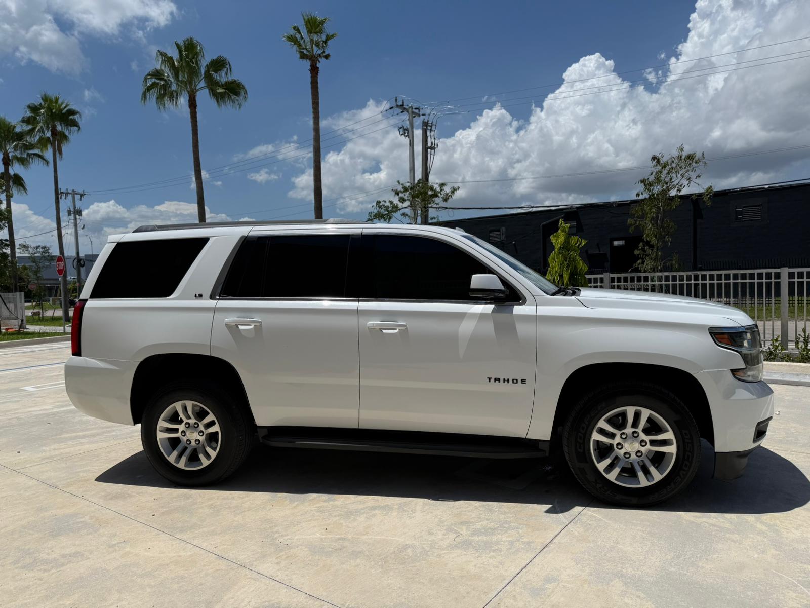🚗 2016 Chevrolet Tahoe LS Sport
