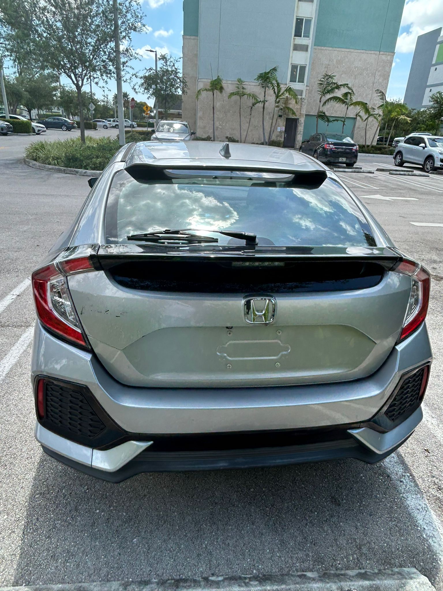 🚗 2018 Honda Civic Hatchback – 70k millas "CASH"