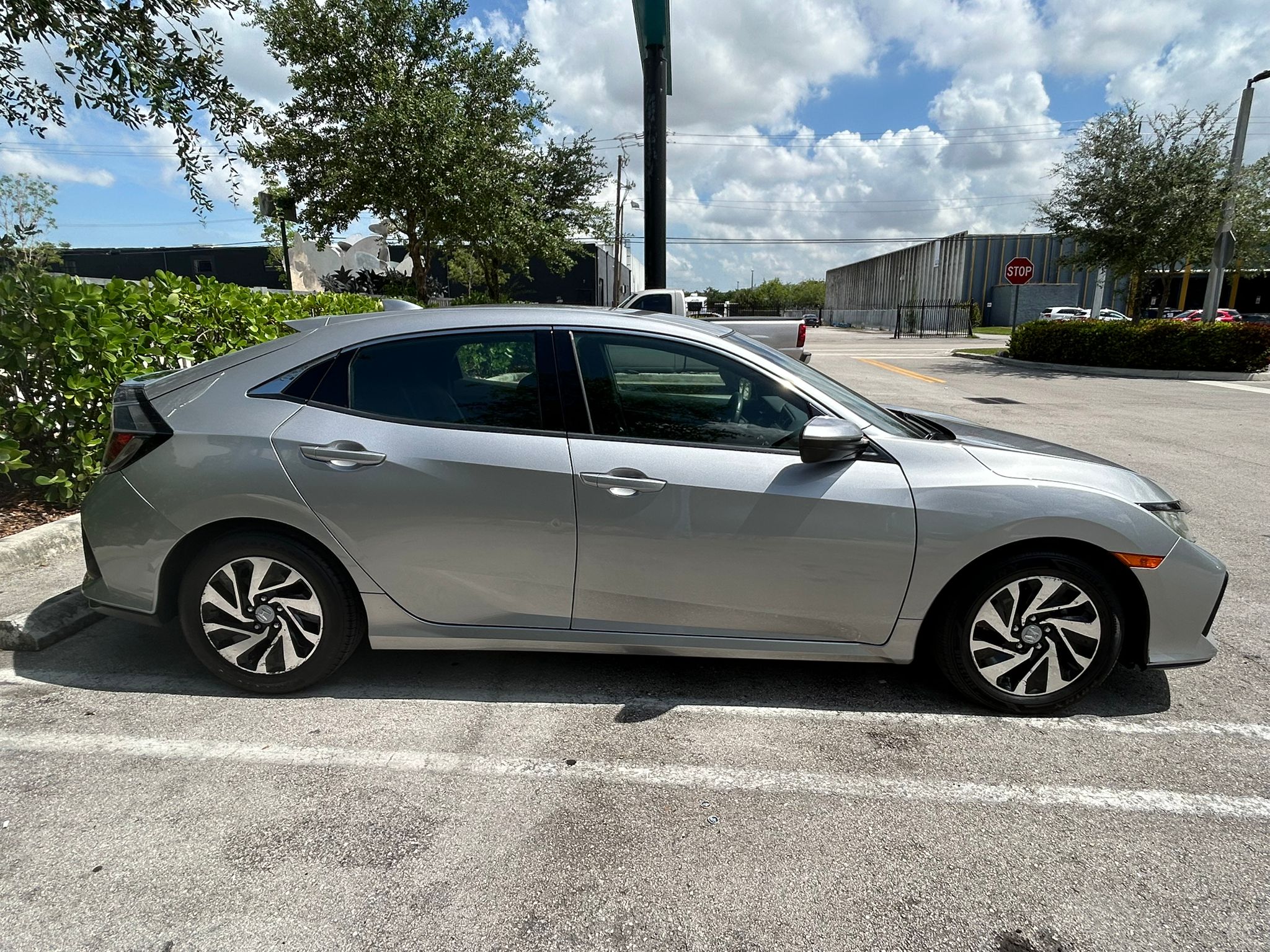 🚗 2018 Honda Civic Hatchback – 70k millas "CASH"