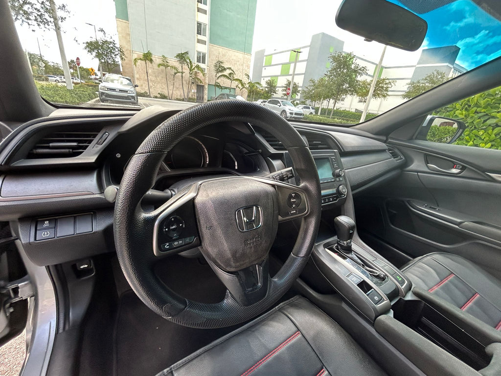 🚗 2018 Honda Civic Hatchback – 70k millas "CASH"