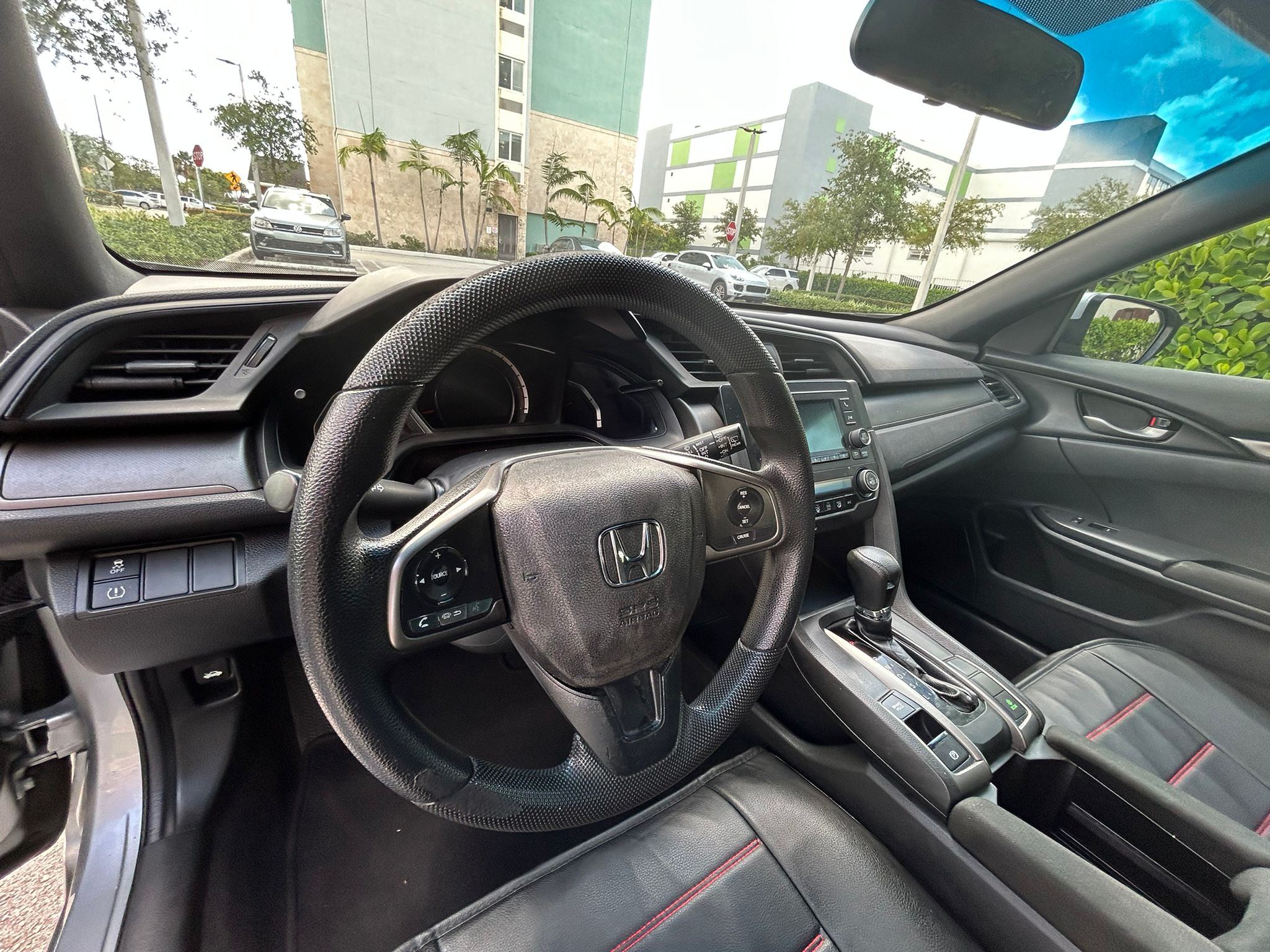 🚗 2018 Honda Civic Hatchback – 70k millas "CASH"