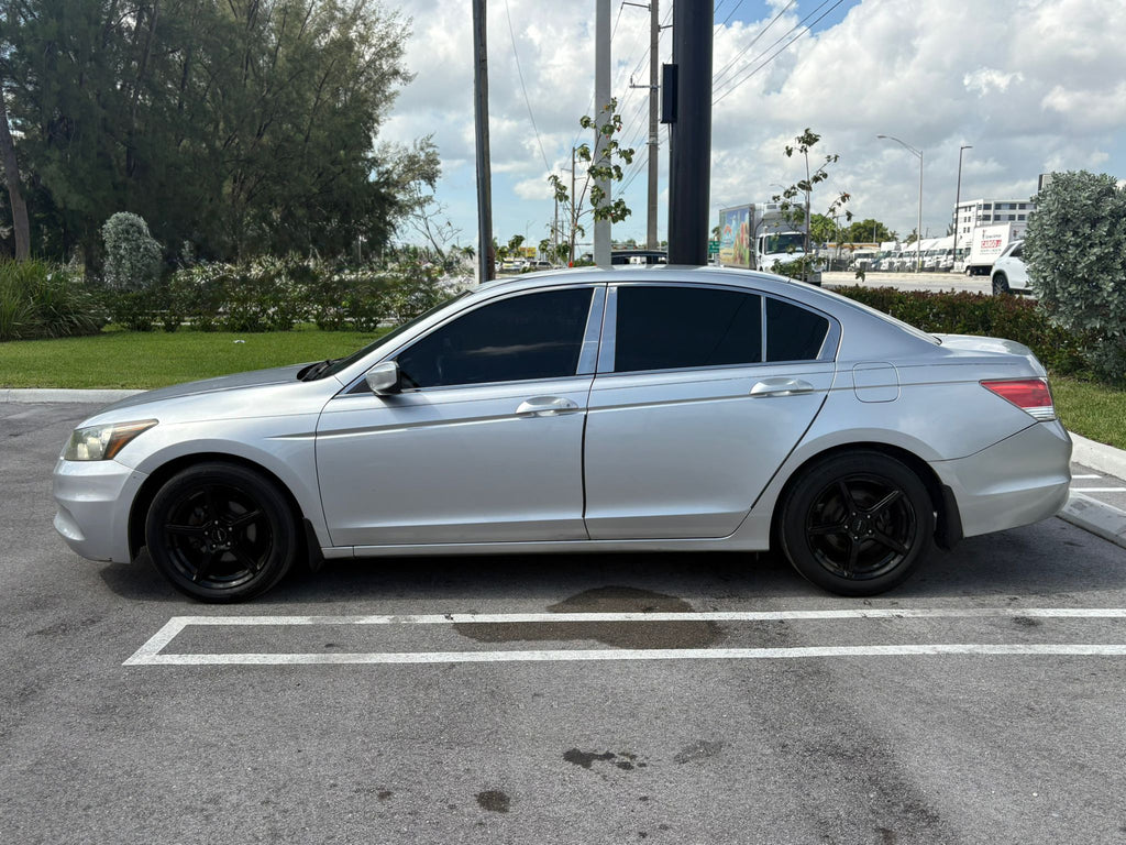 2011 Honda accord LX Sedan 4D 189k Millas "CASH"