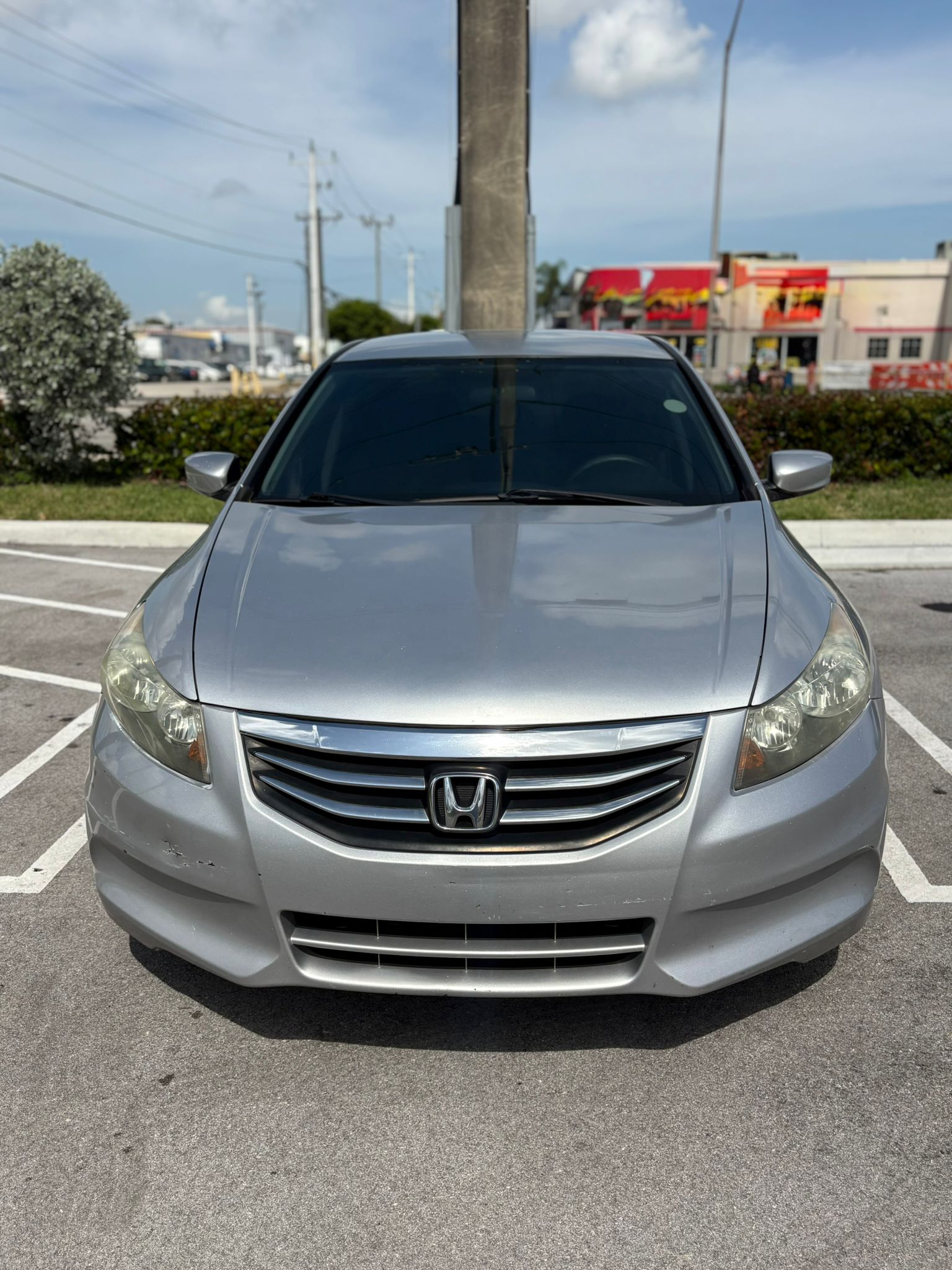 2011 Honda accord LX Sedan 4D 189k Millas "CASH"