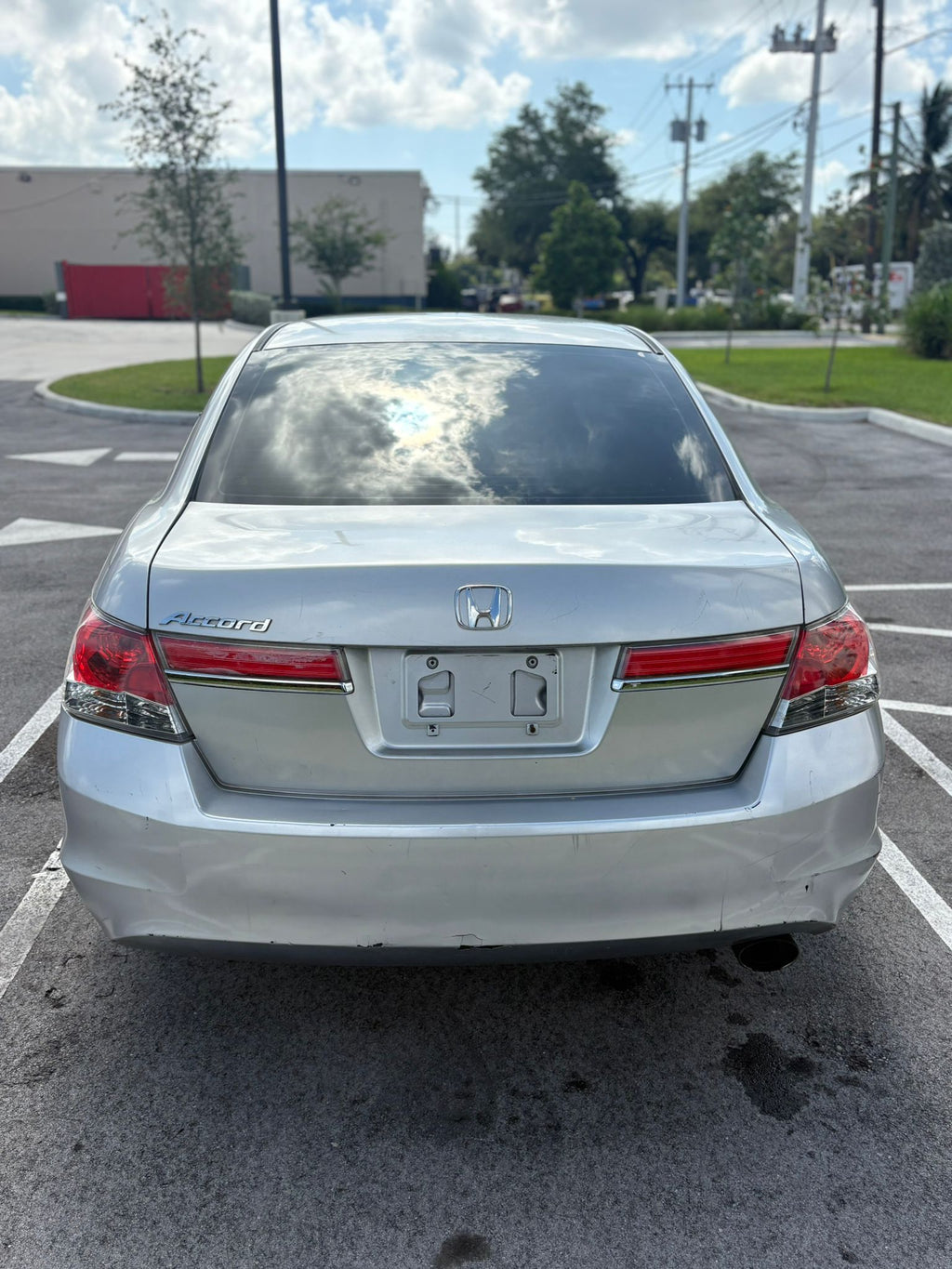 2011 Honda accord LX Sedan 4D 189k Millas "CASH"