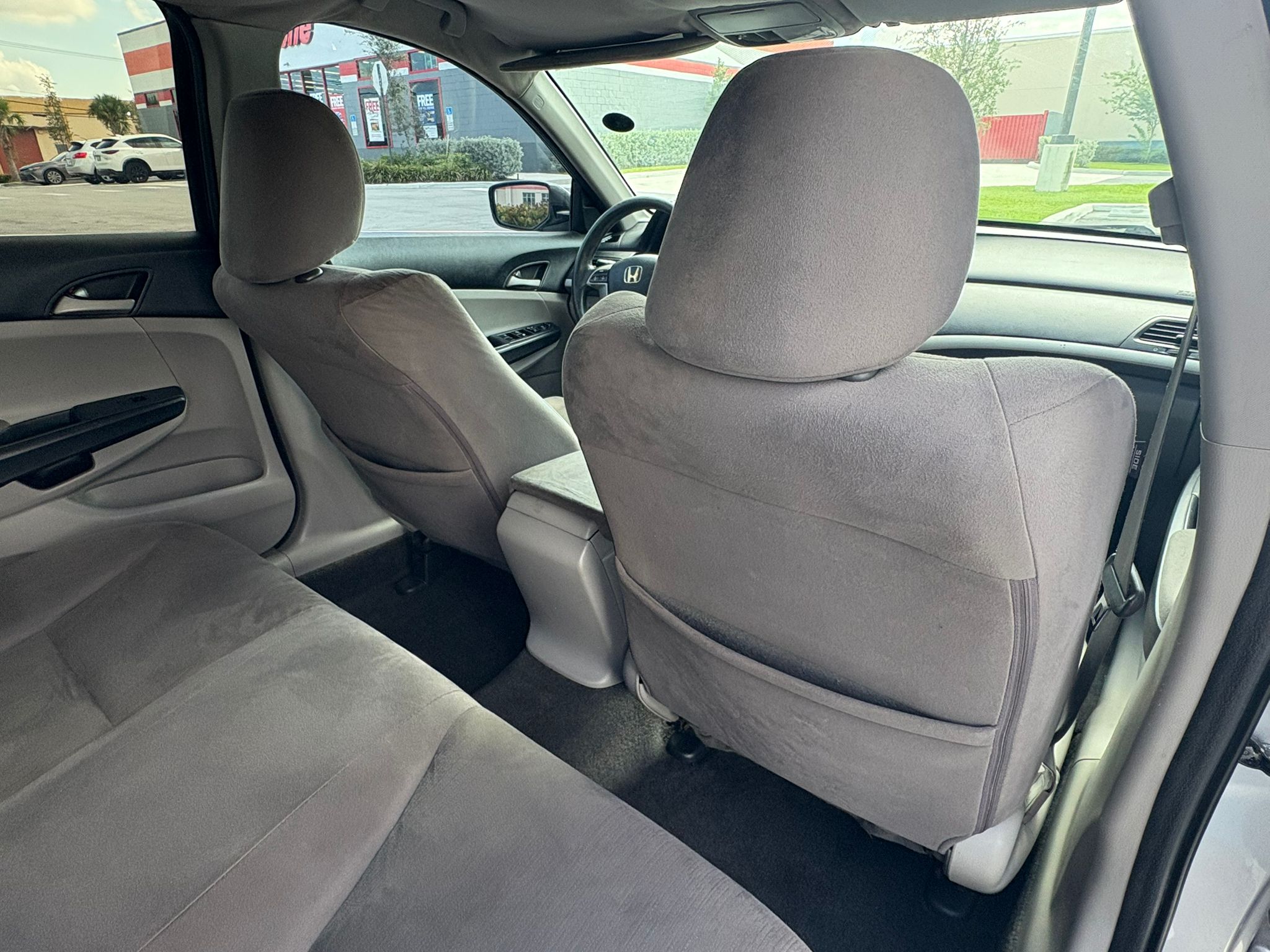 2011 Honda accord LX Sedan 4D 189k Millas "CASH"
