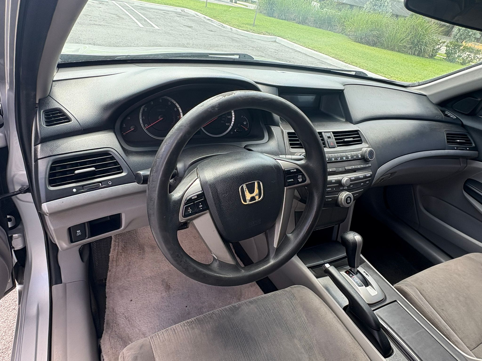 2011 Honda accord LX Sedan 4D 189k Millas "CASH"