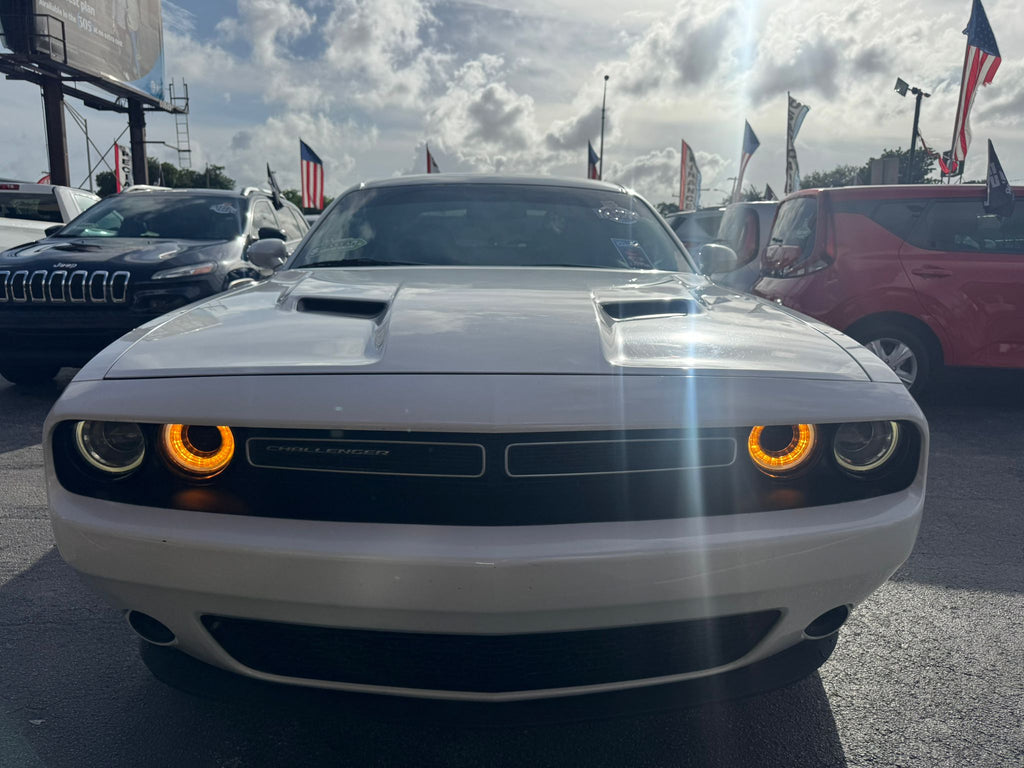 🏁 2019 Dodge Challenger SXT – 107k millas Con buen o mal crédito