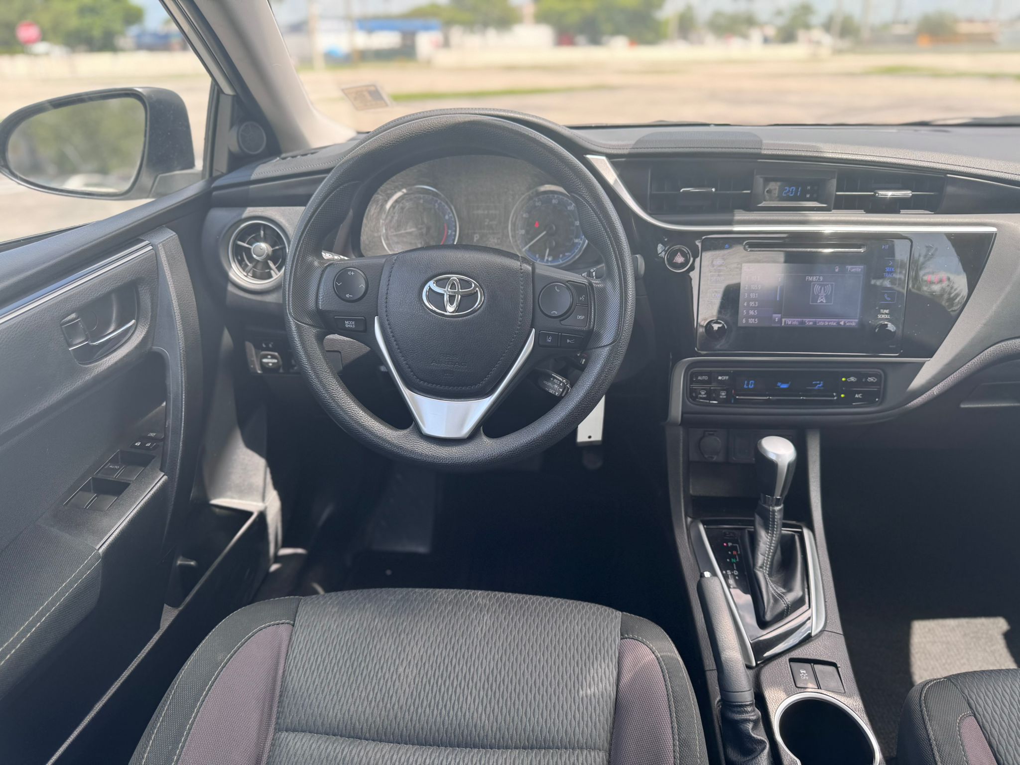 🚗 2018 Toyota Corolla – 54k millas Titulo Limpio