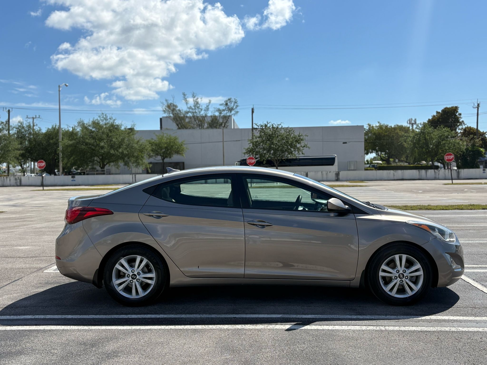 🚗 2014 Hyundai Elantra – 110,152 millas